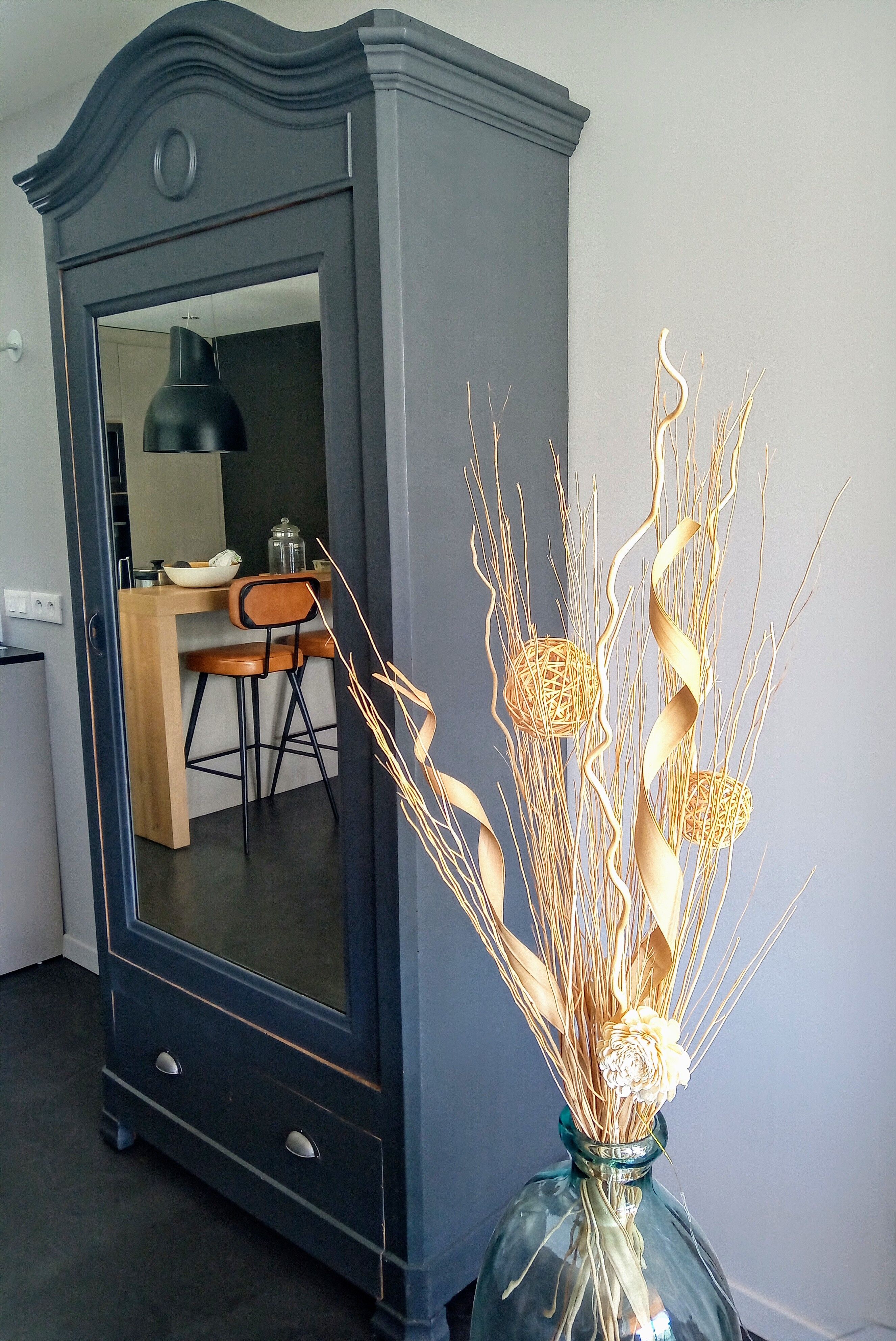 Good-looking wardrobe