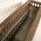 Old planter planter outside wooden box around 1900