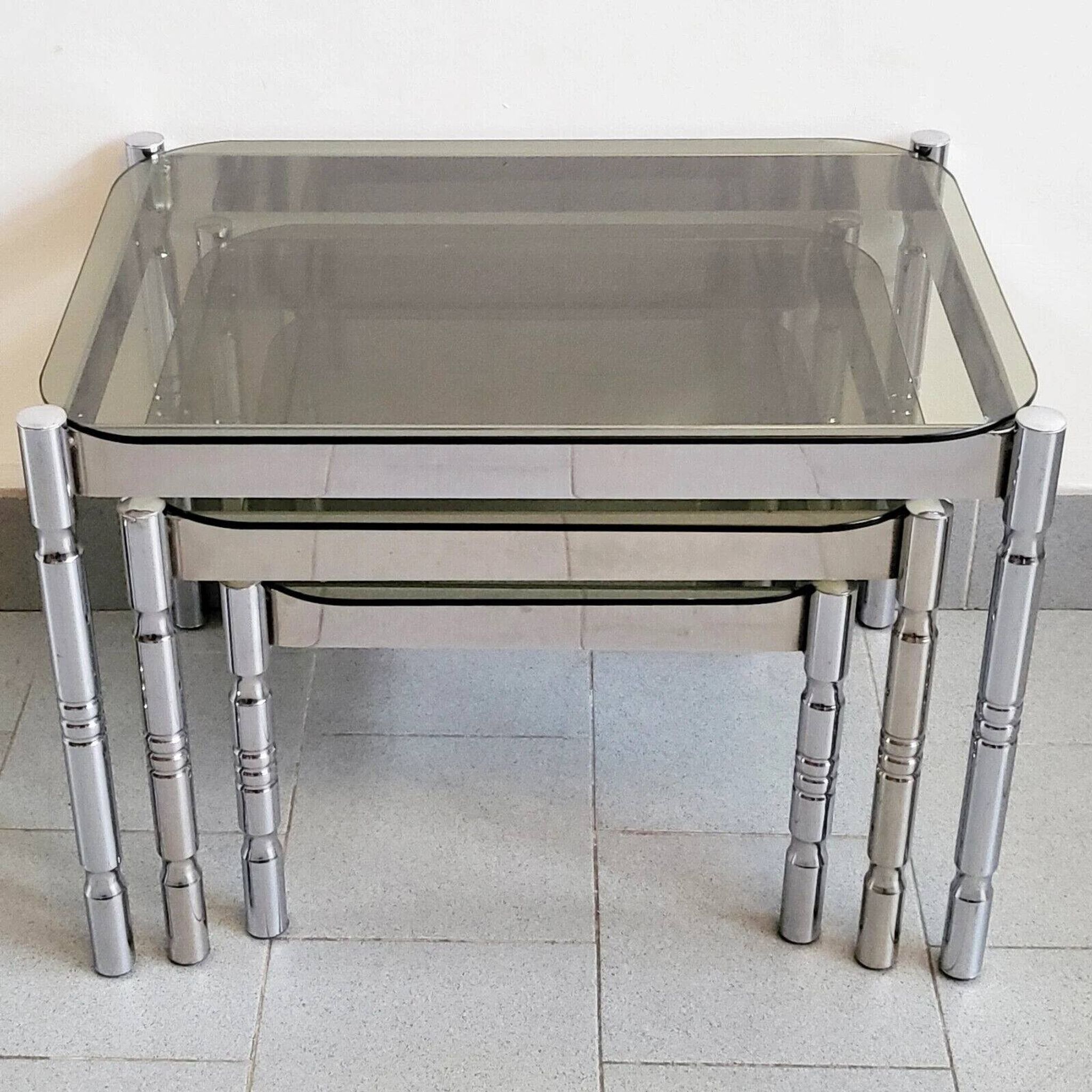 Suite de 3 tables gigognes vintage 1970