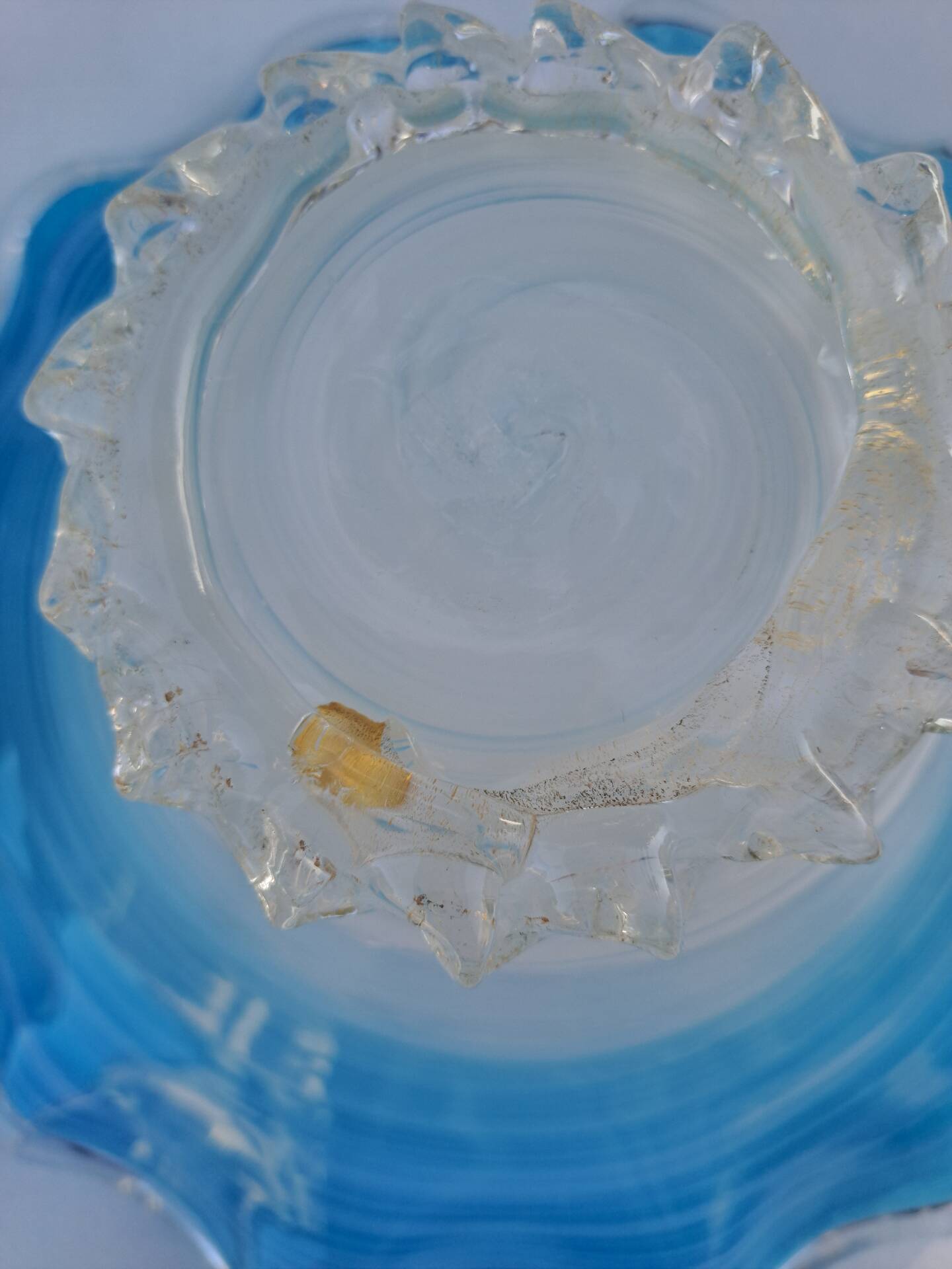 Coupe en verre soufflé filigrané Murano