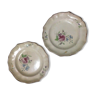 Pair of plates in earthenware stamp manufacturer