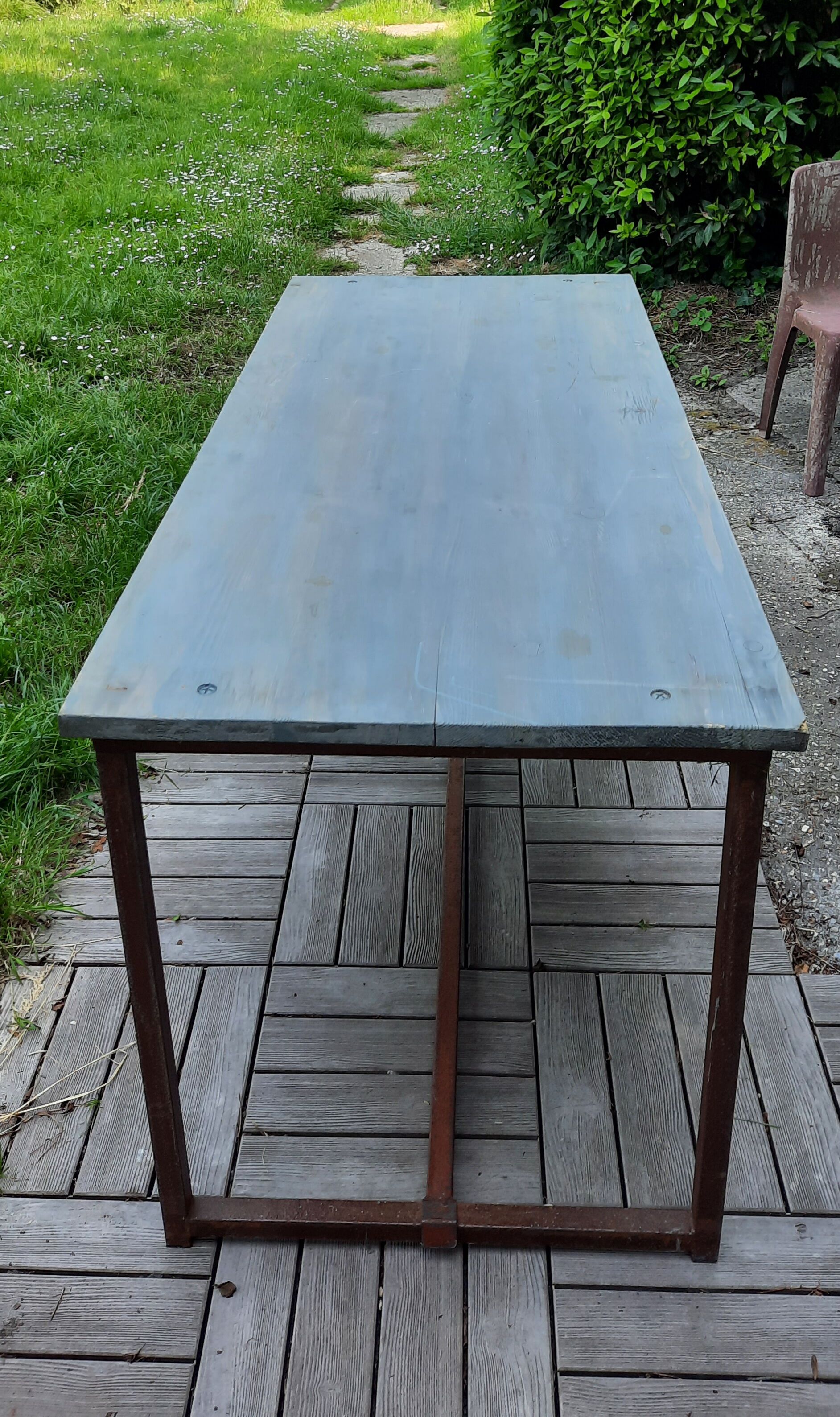 Table industrielle pliante