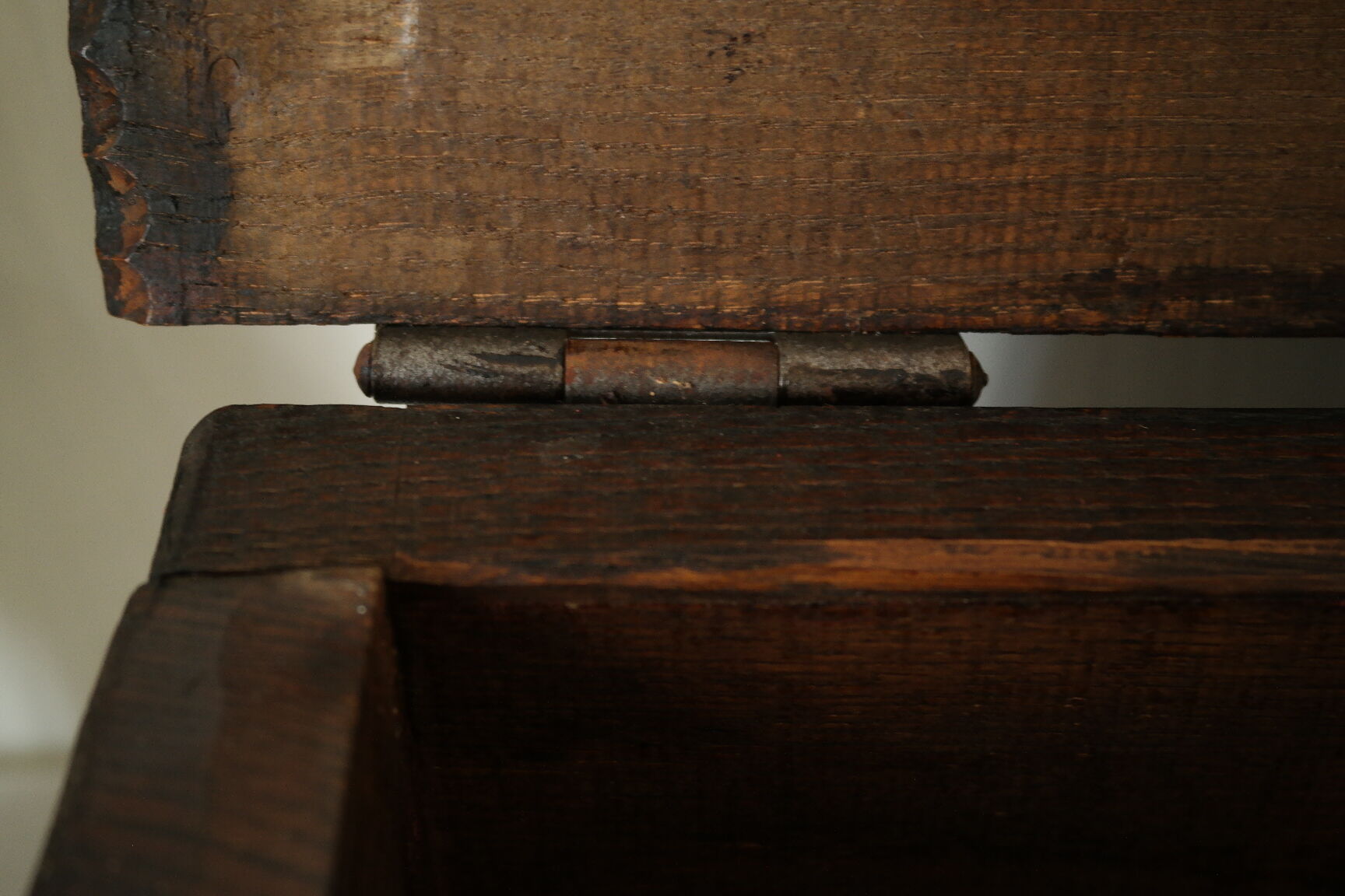 Carved wooden chest bas-reliefs artisanal XXth