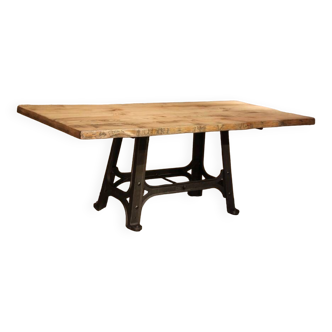 Table design industrielle pied de fonte plateau massif