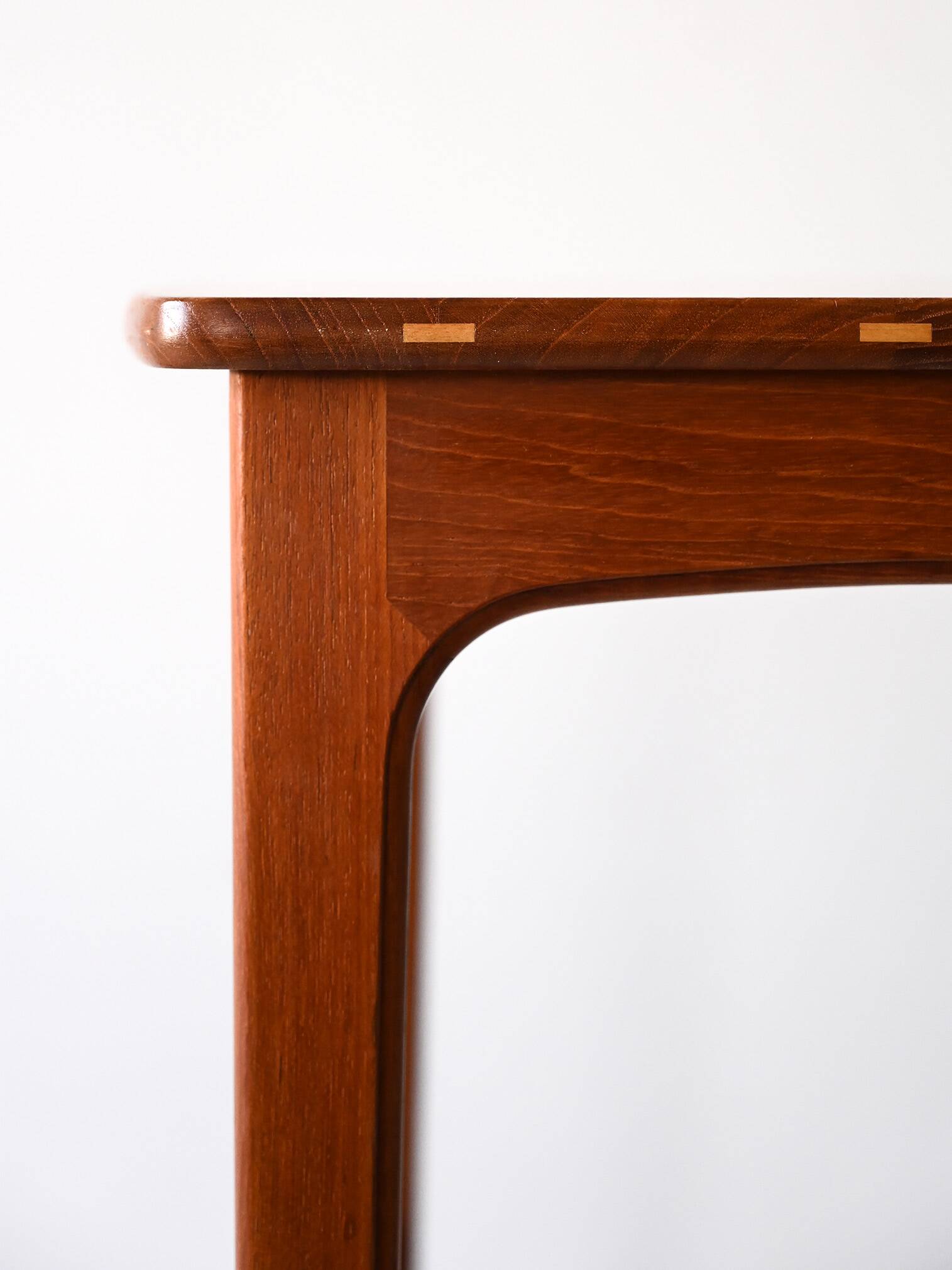 Scandinavian modernism sofa table