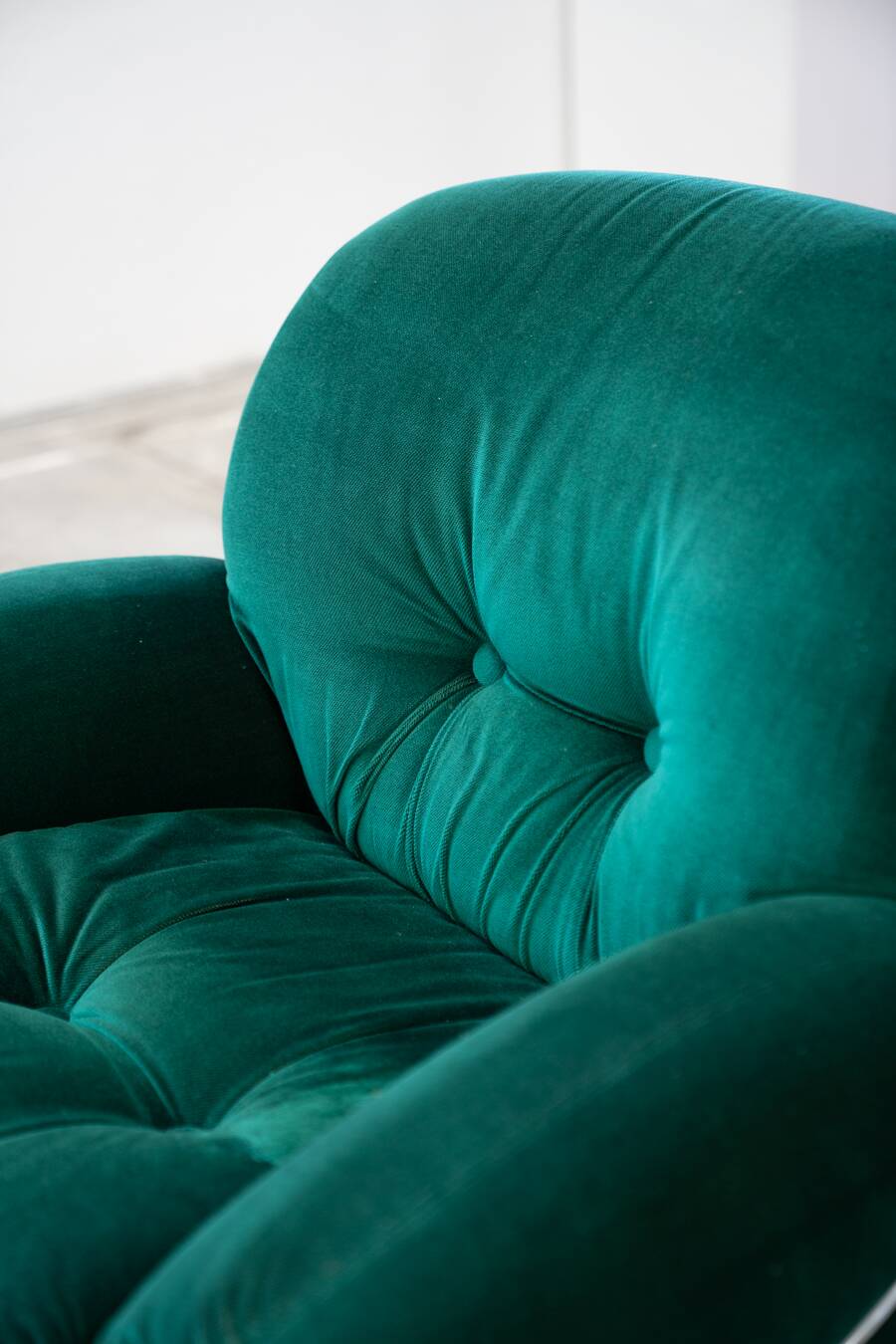 Living room, 2 armchairs and 3-seater sofa, OKAY model, Adriano Piazzesi, 1970