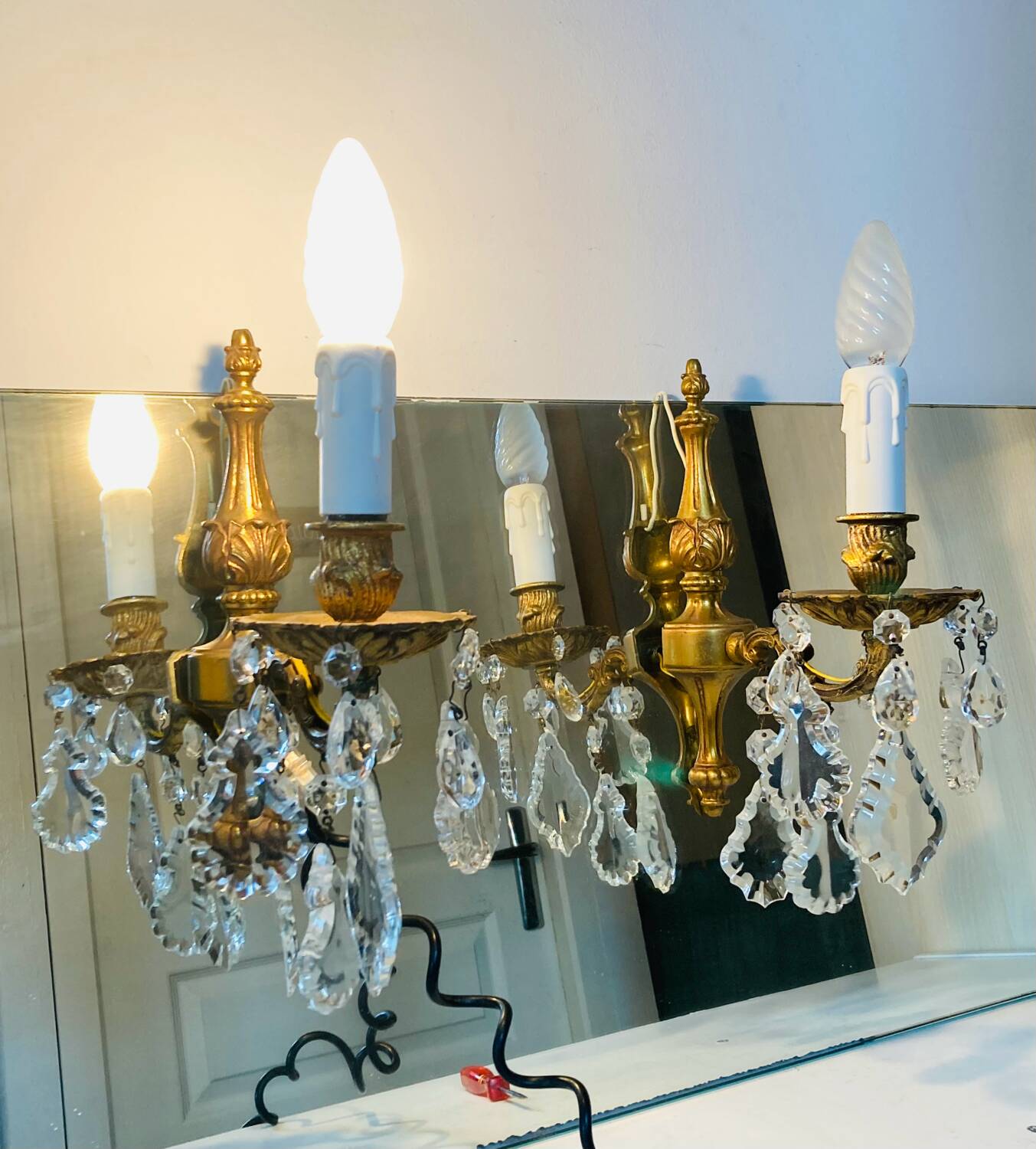 Louis XV wall lights in gilded bronze with pendants, mid-20th century / n°2