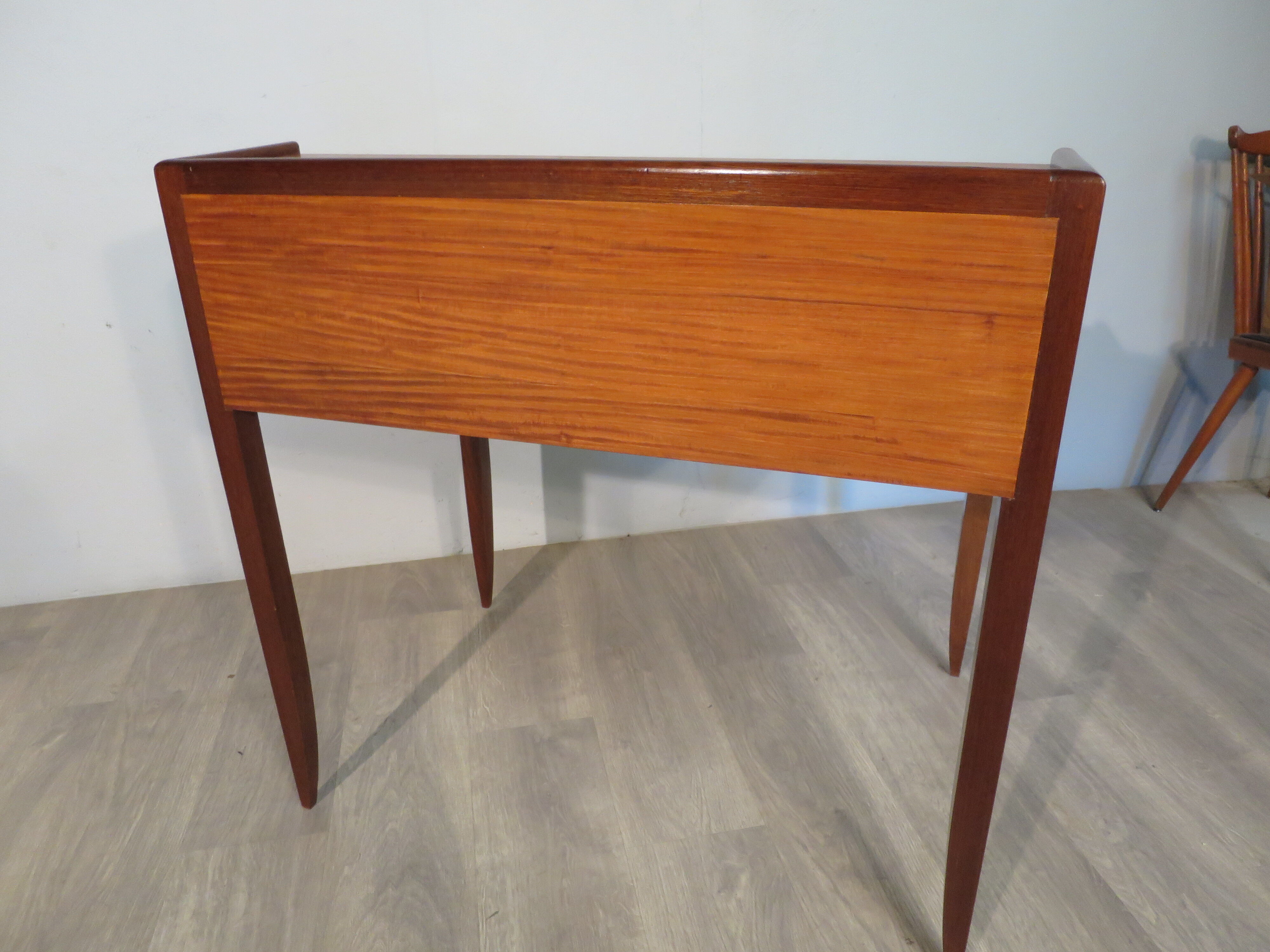 Art Deco office in lemon and mahogany