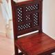 Chaise moucharabieh en bois exotique