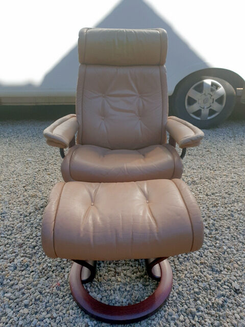 Pair of vintage original ekornes stressless armchairs with stool