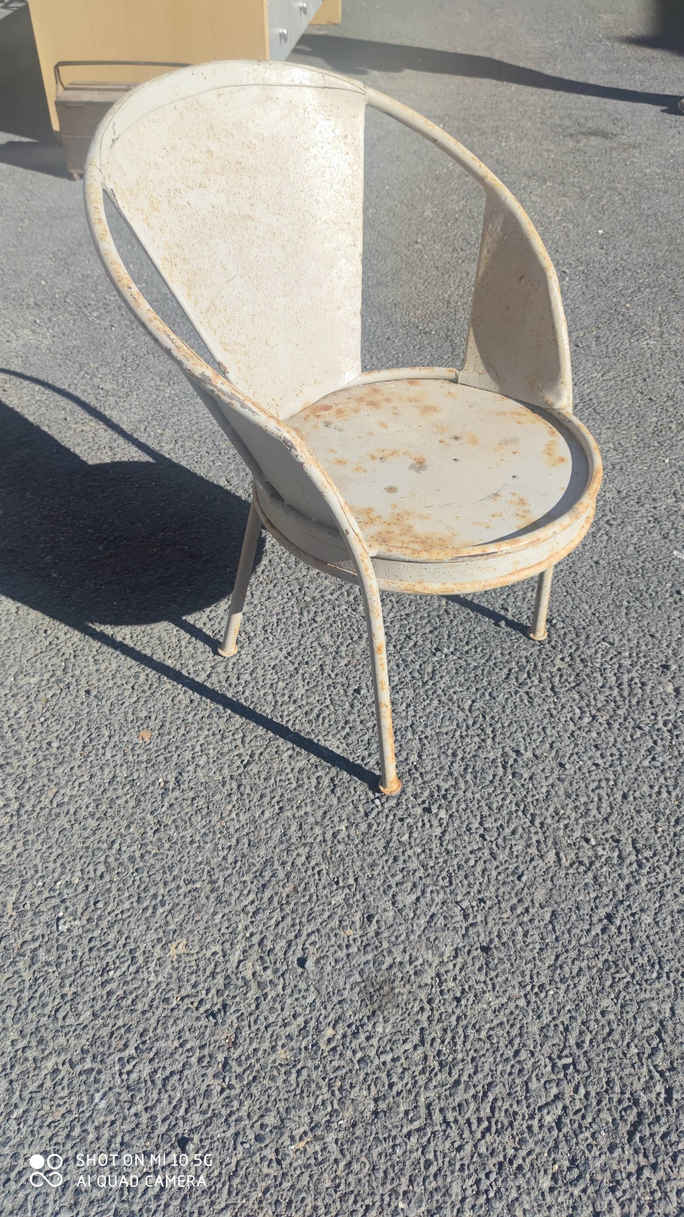 Series of 10 garden chairs made of steel garden patina