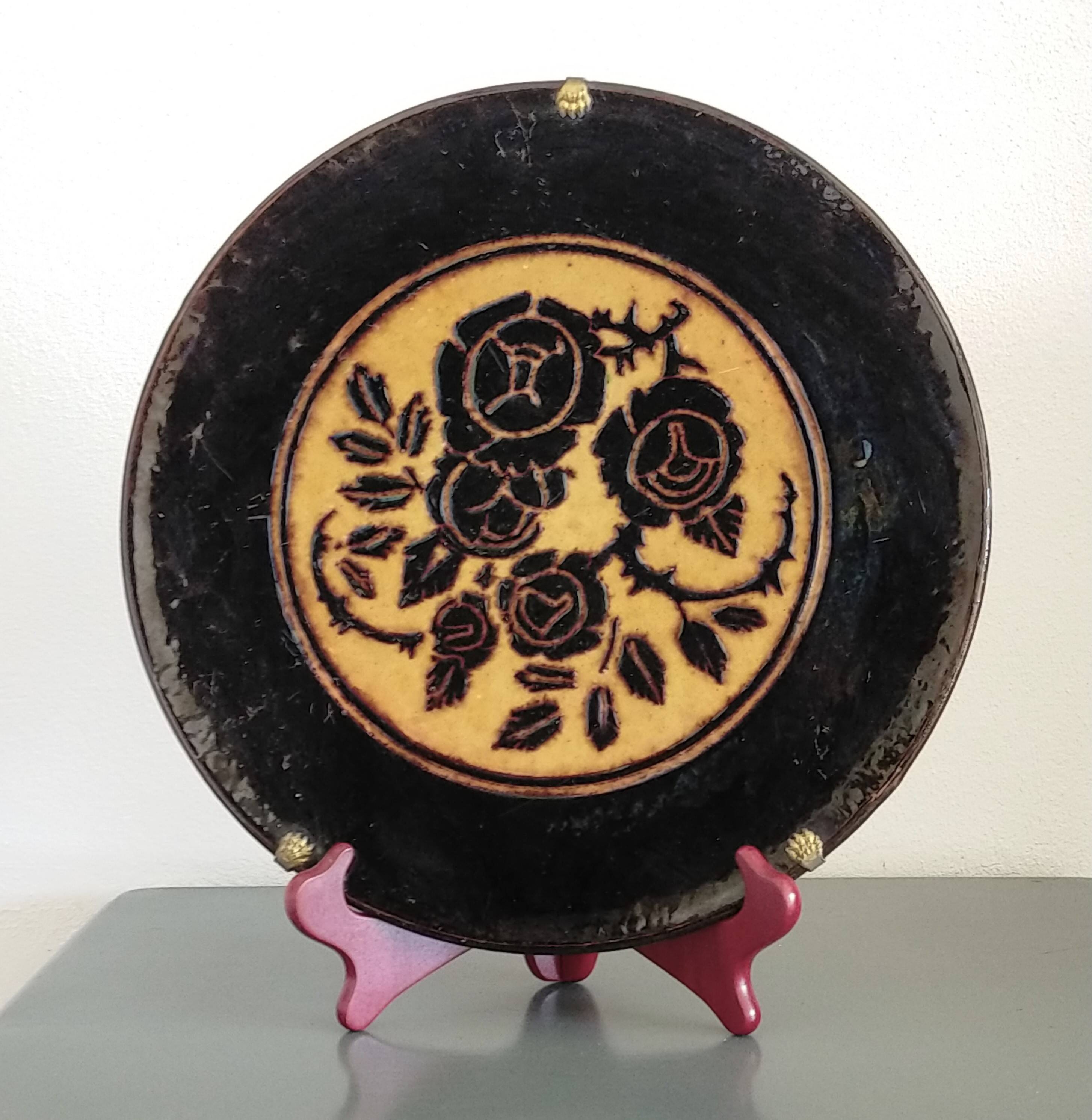 Plat Dauphinois vintage en terre cuite vernissée décor roses