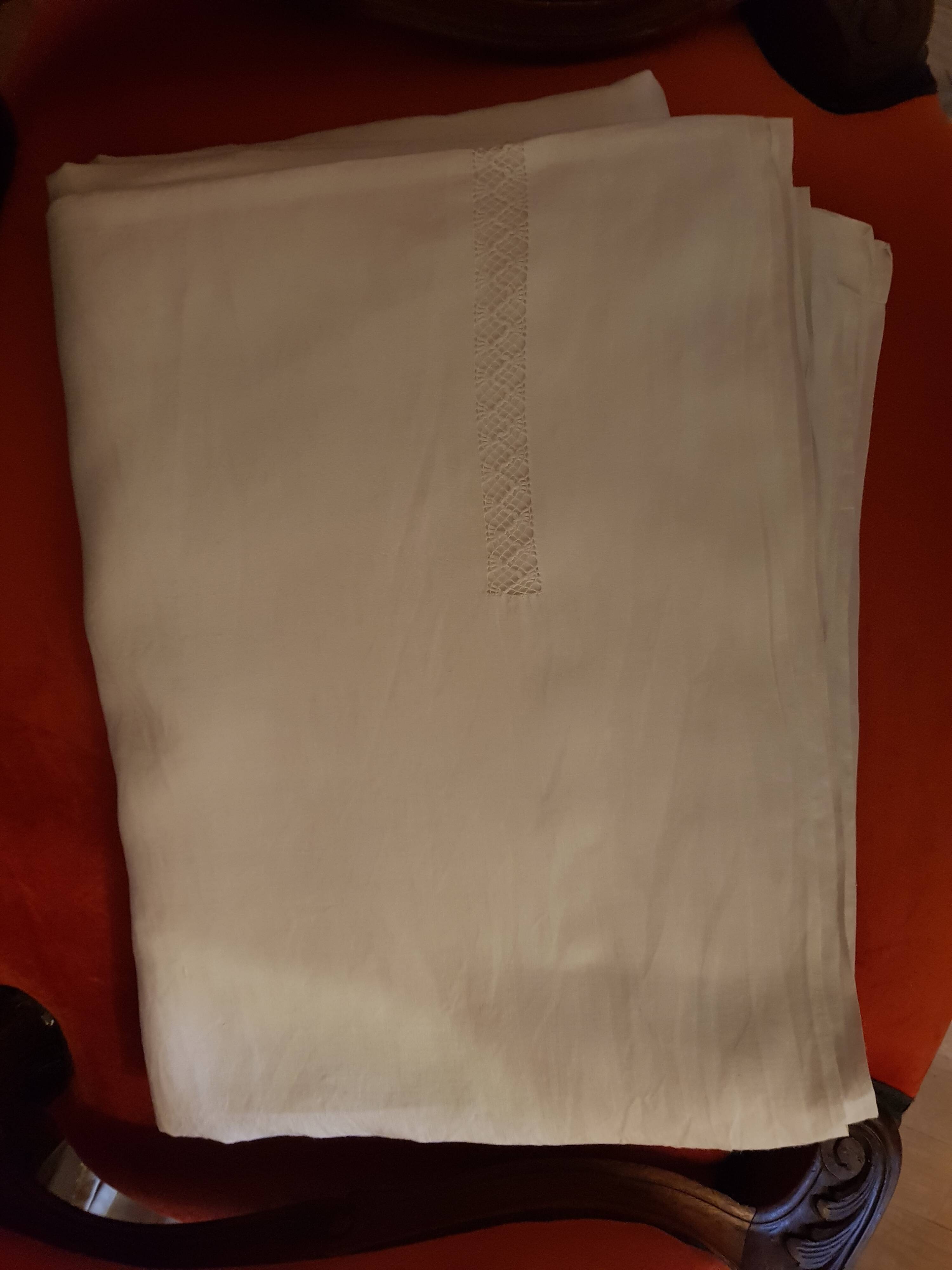 LB Monogrammed Linen Sheet