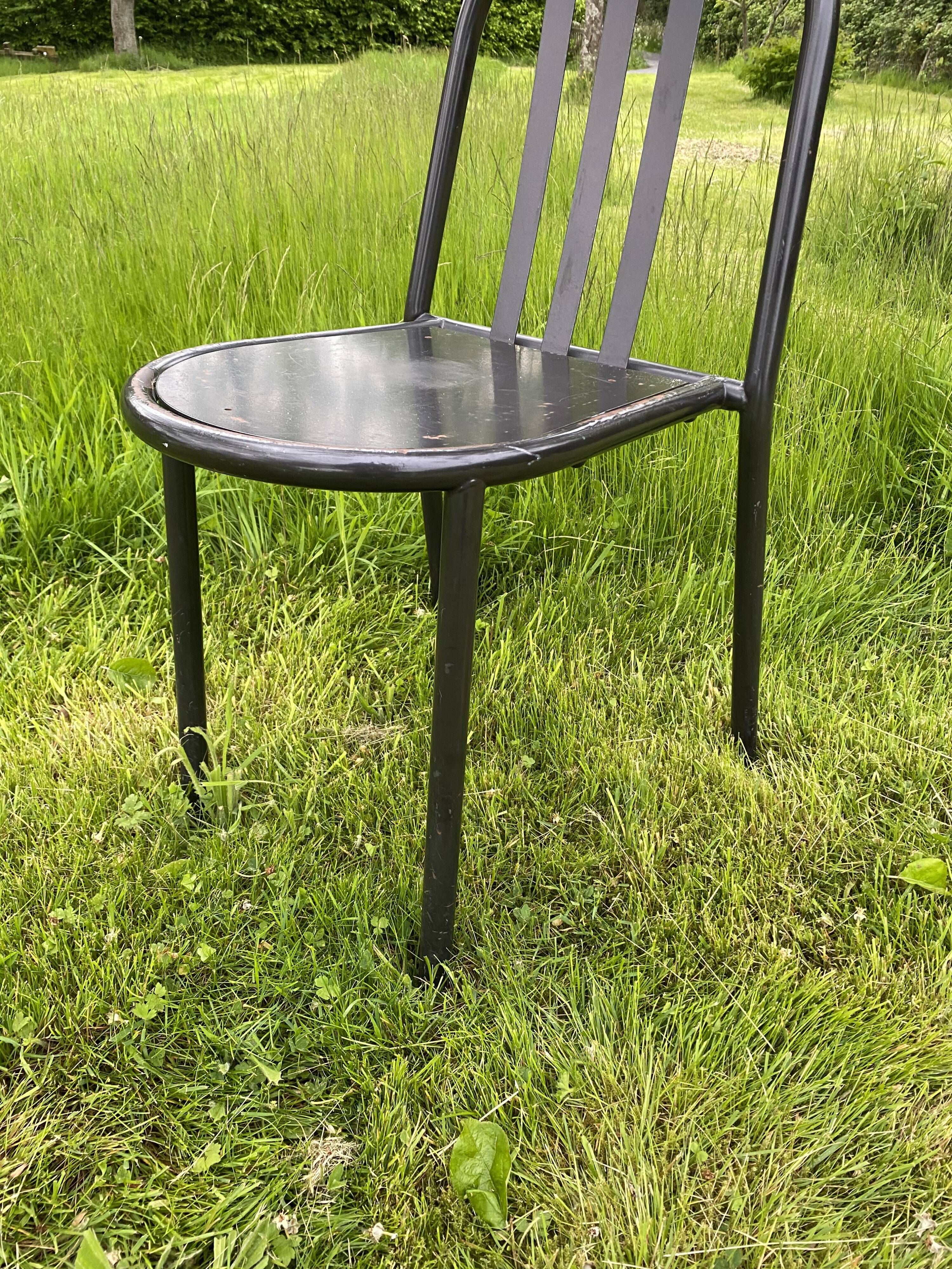 Chaise noire de Robert Mallet Stevens édition Putman années 80