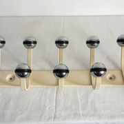 Porte manteaux mural 10 boules métal et chrome vintage
