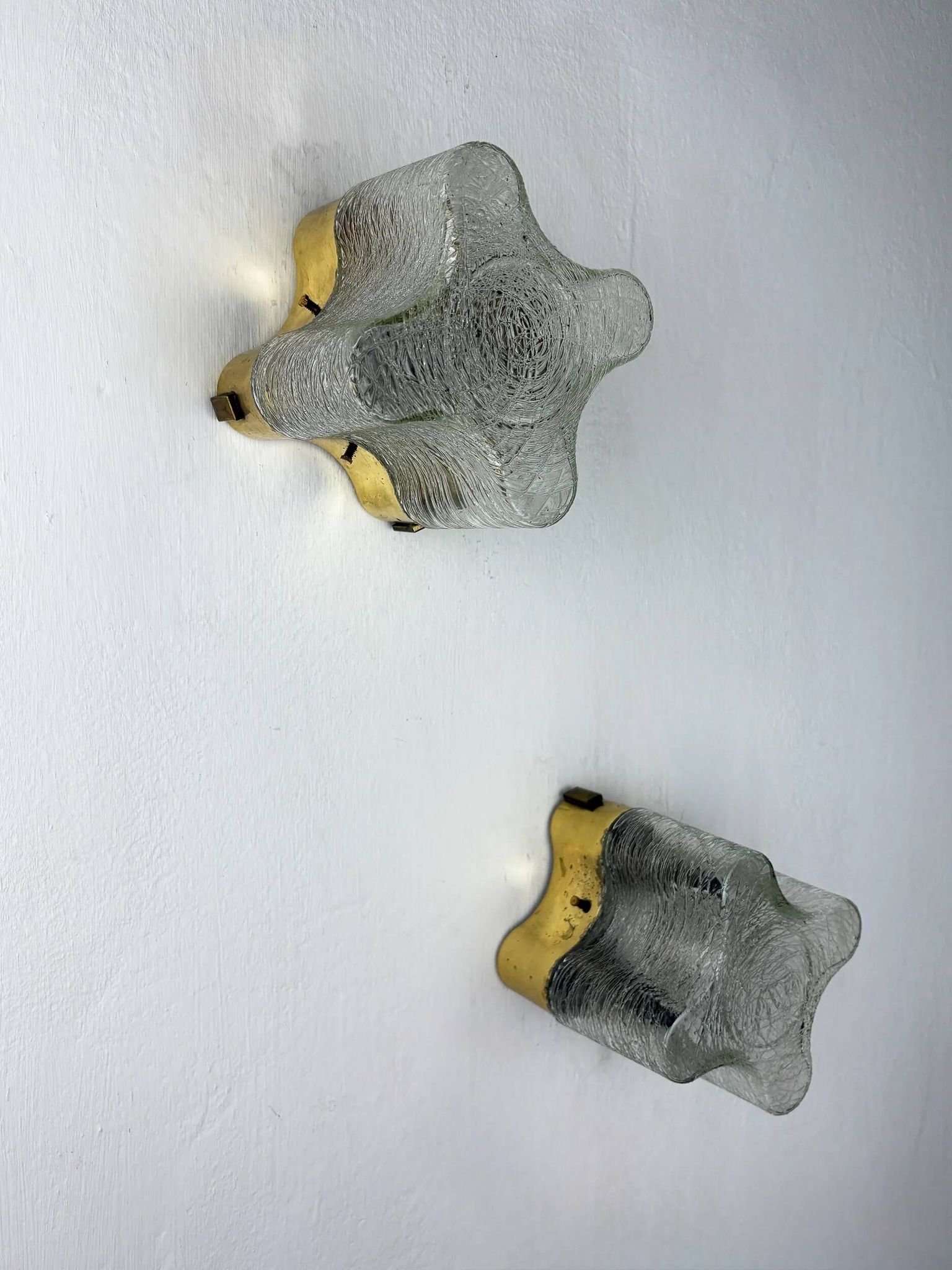 Pair of Gaetano Sciolari for Lightolier wall sconces, Murano frosted glass, Italy 1970s