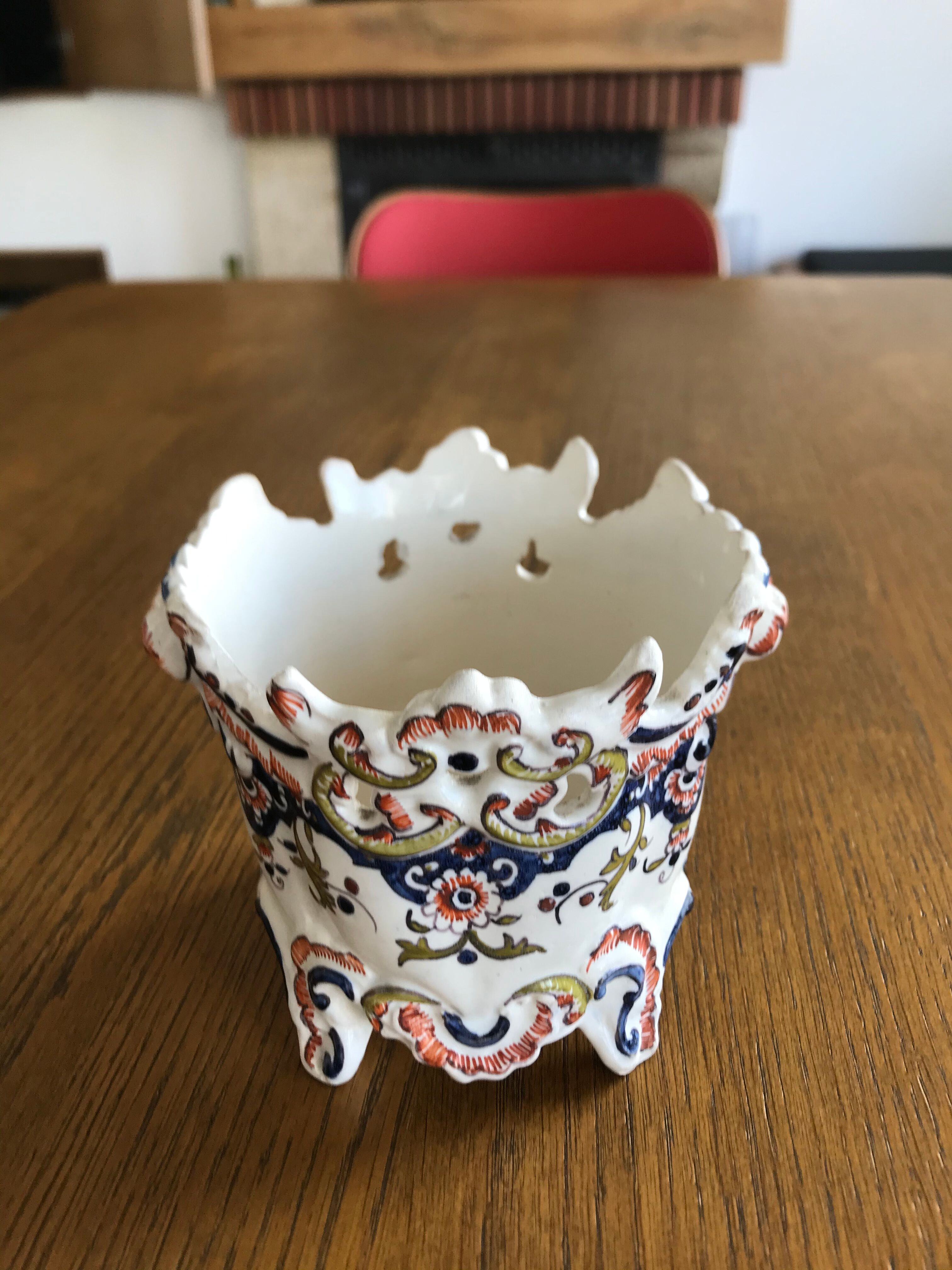 Ceramic pot cover