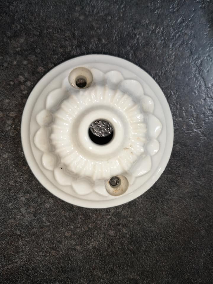 Suspension plafonnier ancien abat jour opaline rose dentelée forme mouchoir art déco 1930
