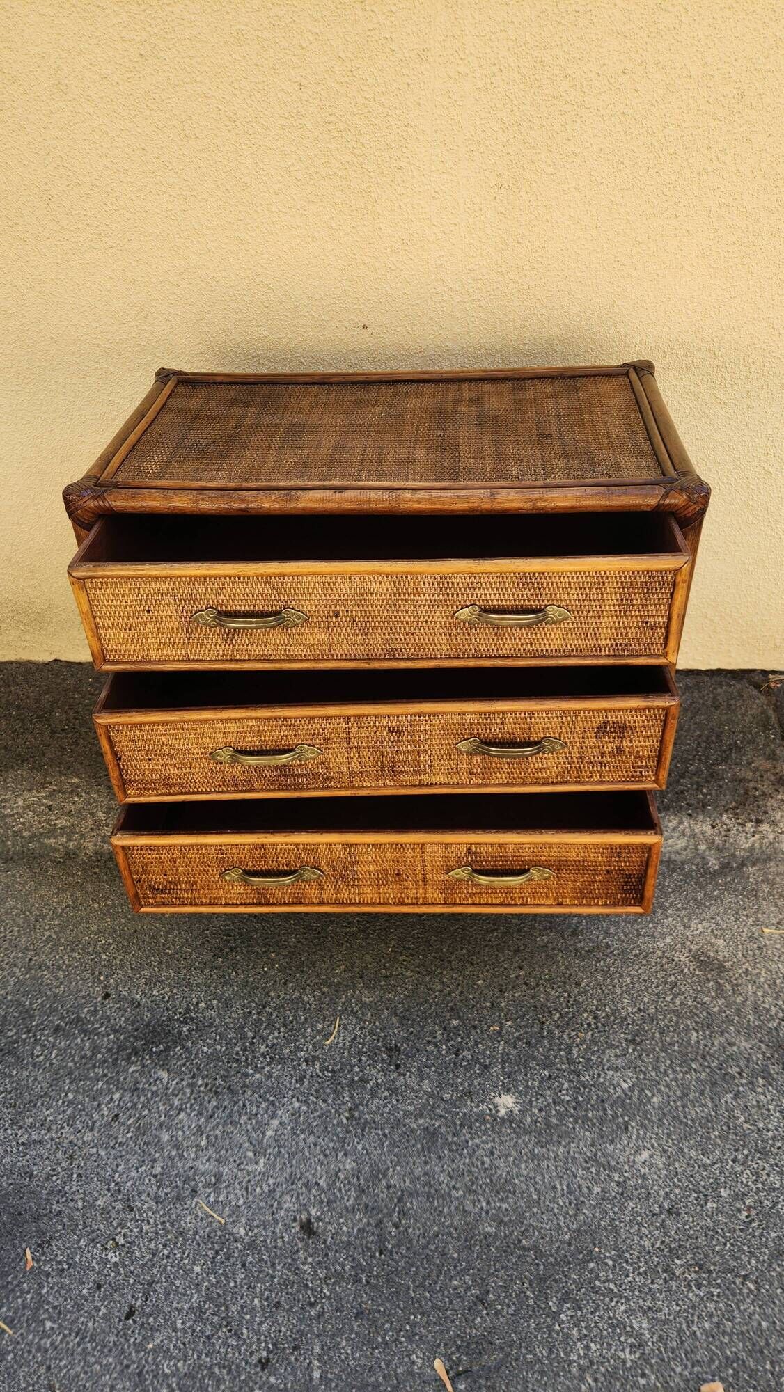 Commode vintage en rotin et osier tressé – 3 tiroirs / Style Boho & Chabby