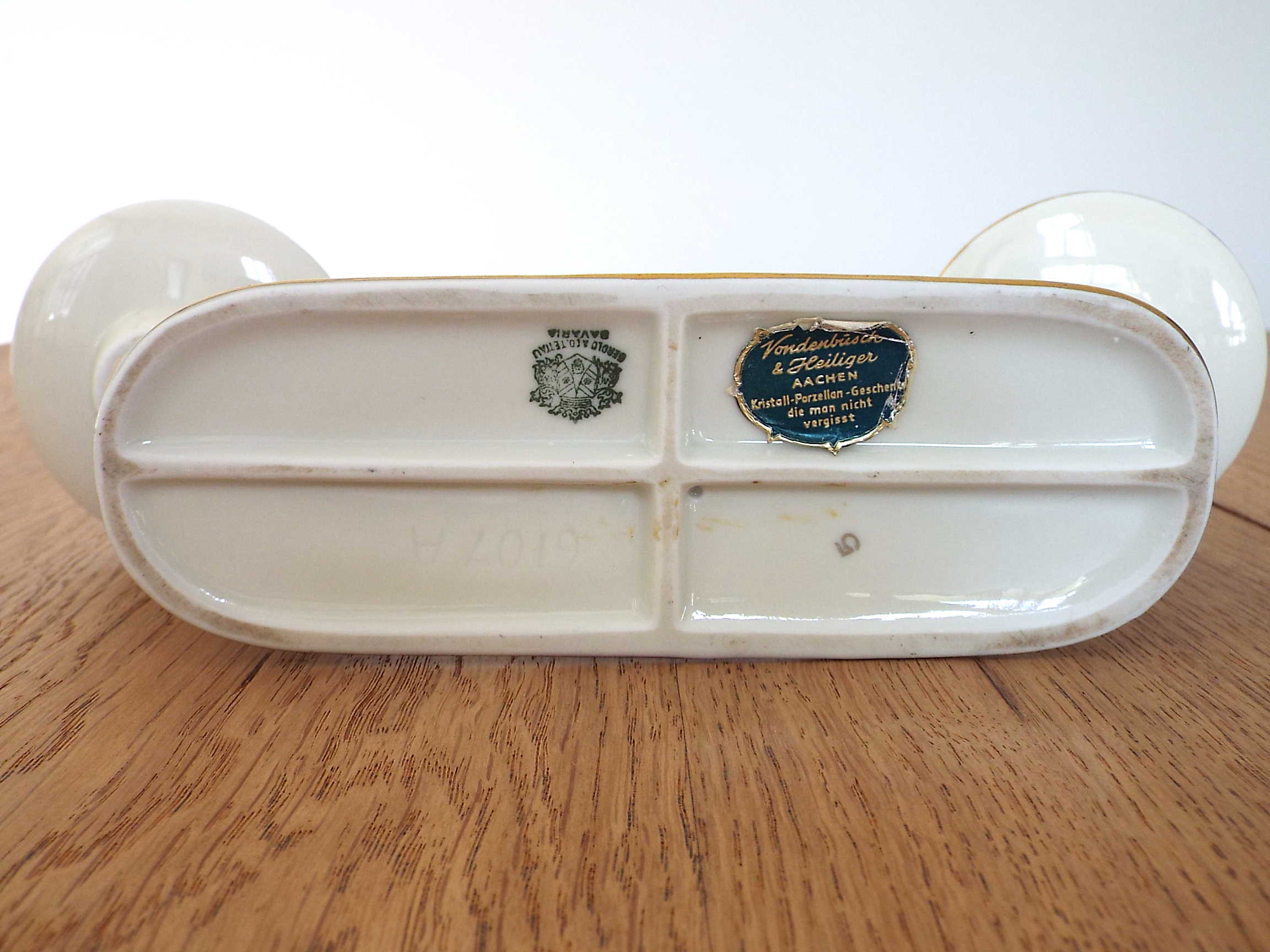 Porcelain candle holder