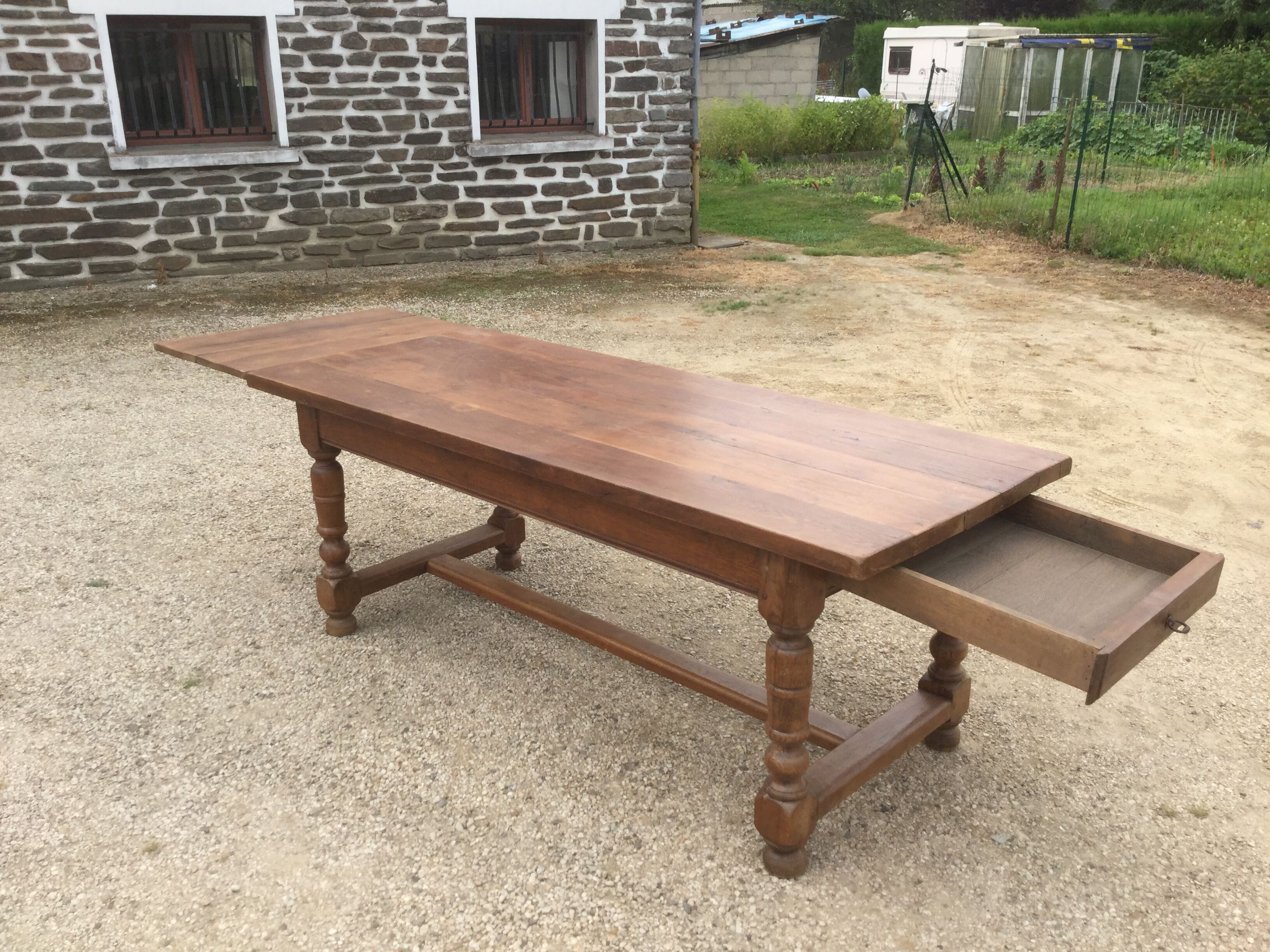 Farm table