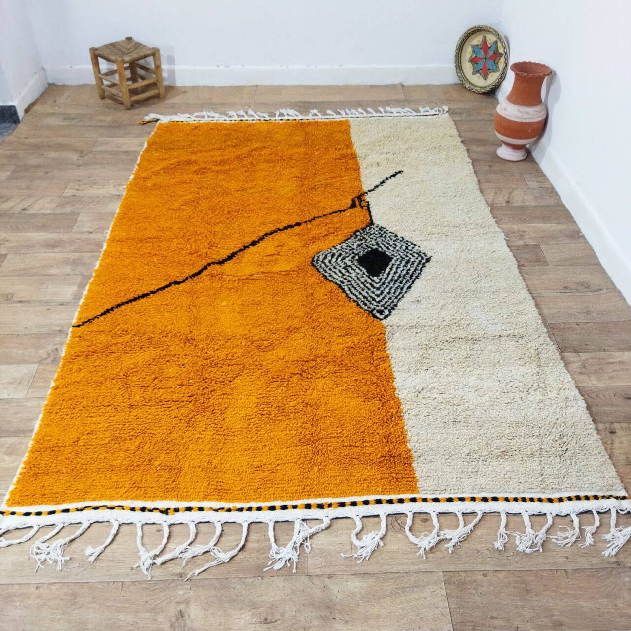 Handmade wool Berber rug 275 X 182 CM