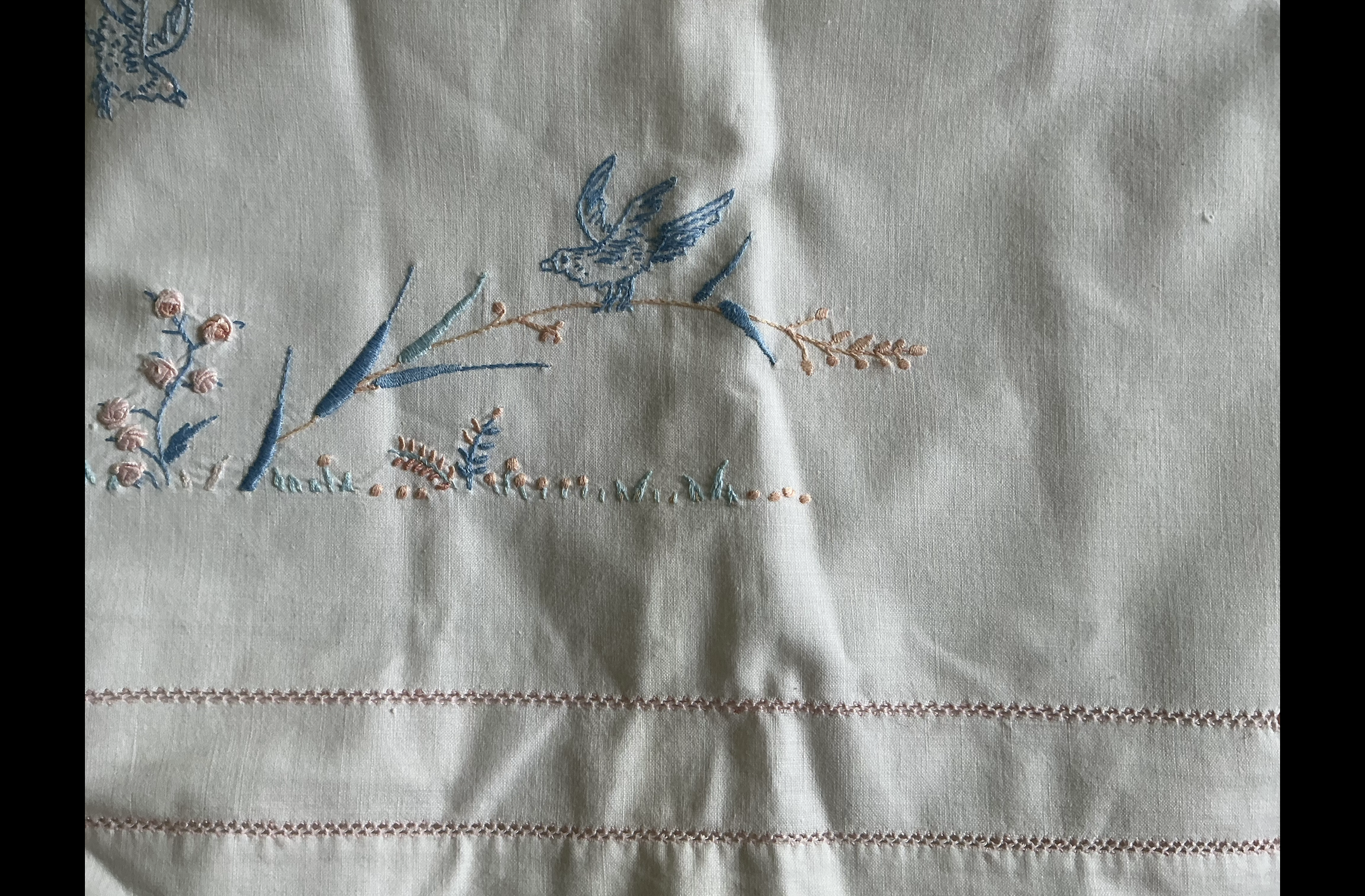 Embroidered children's sheet 112 X 78 cm
