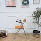 Chaise orange pliable