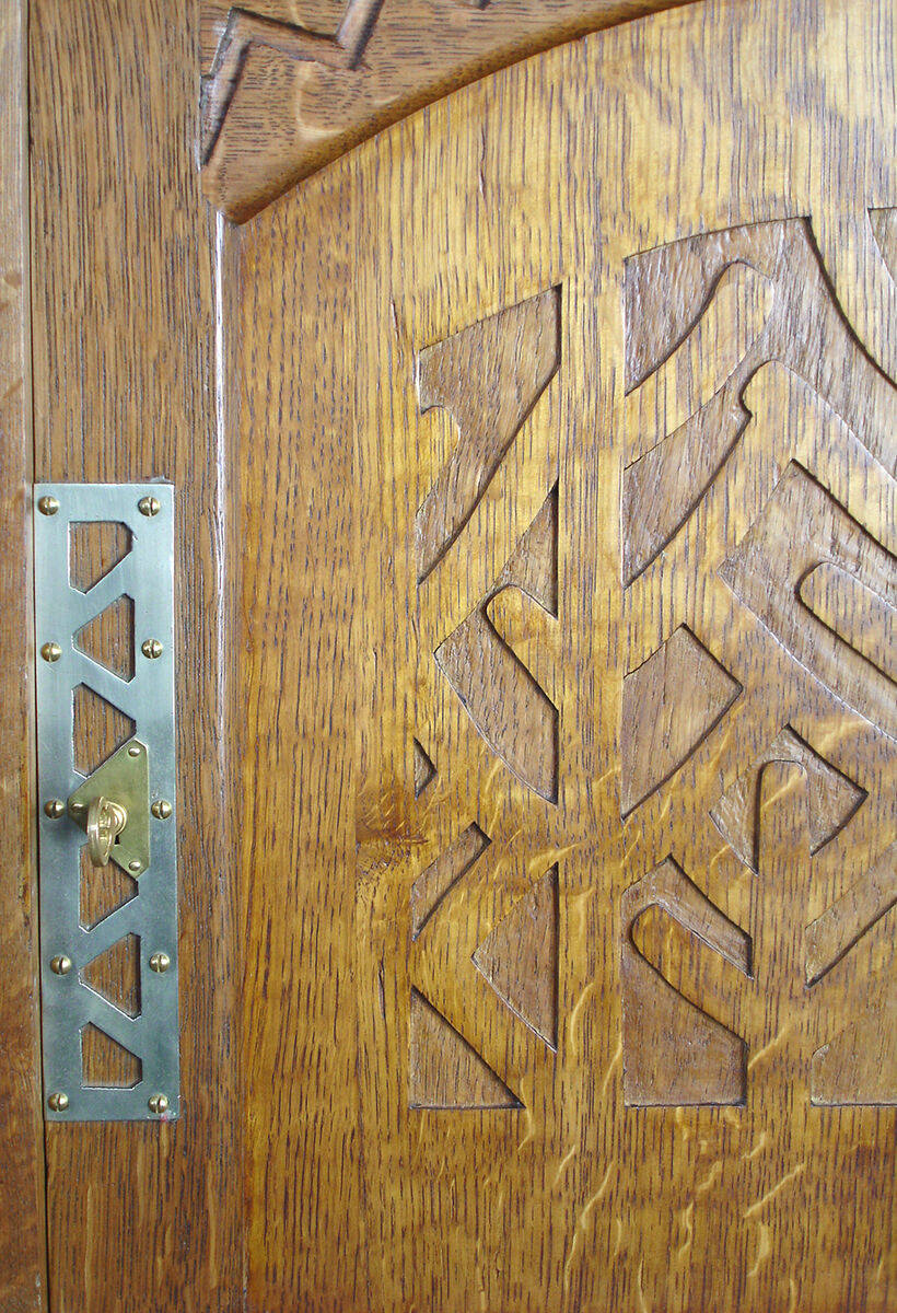 Two-body buffet in channel arts - crafts