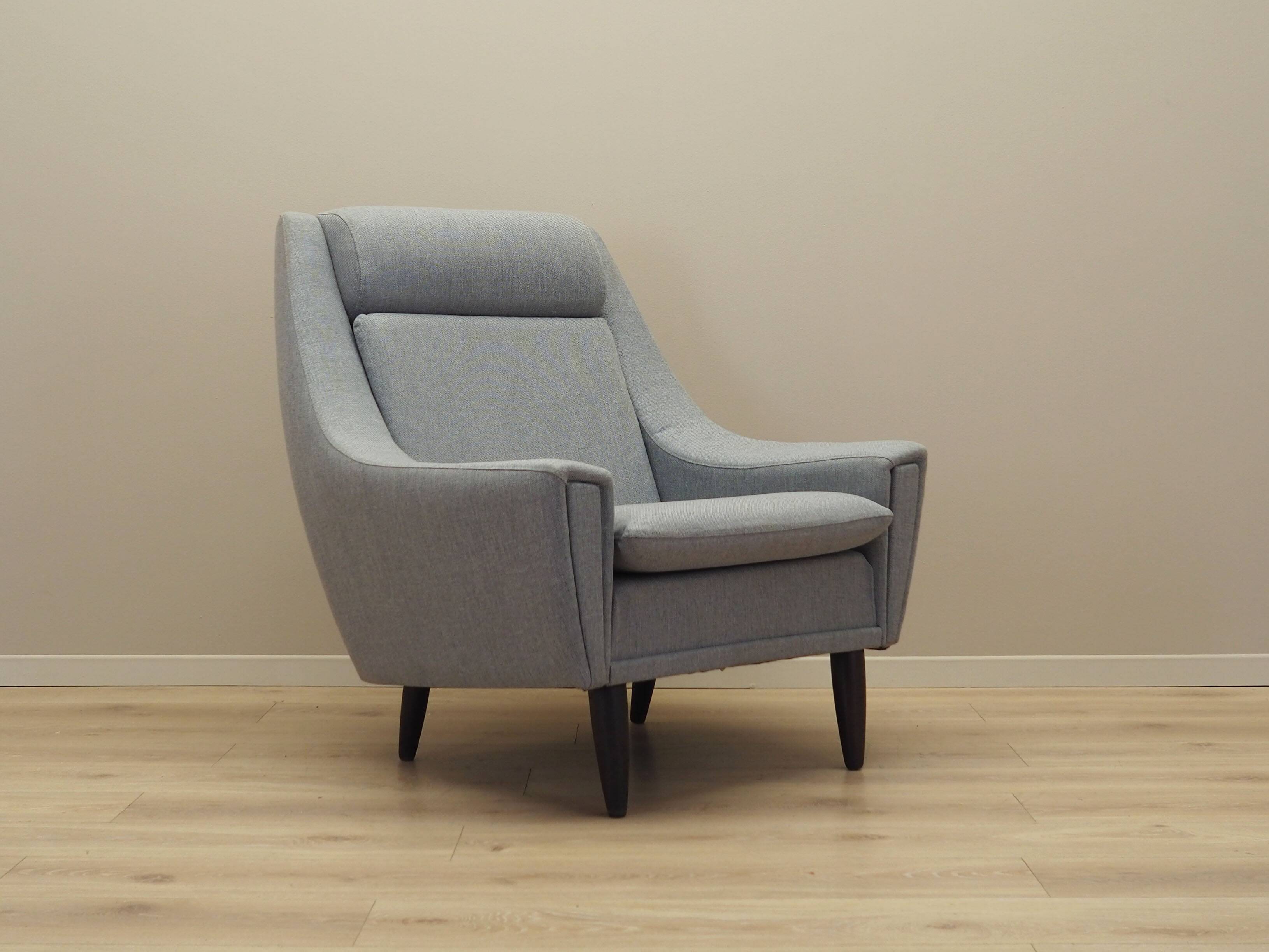 Fauteuil gris, design danois, années 1970, production : Danemark