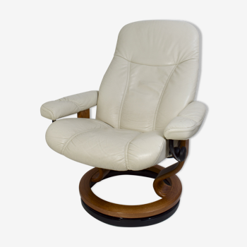 Stressless relaxation chair Consul (M) Classic in teak and ivory leather, Norway