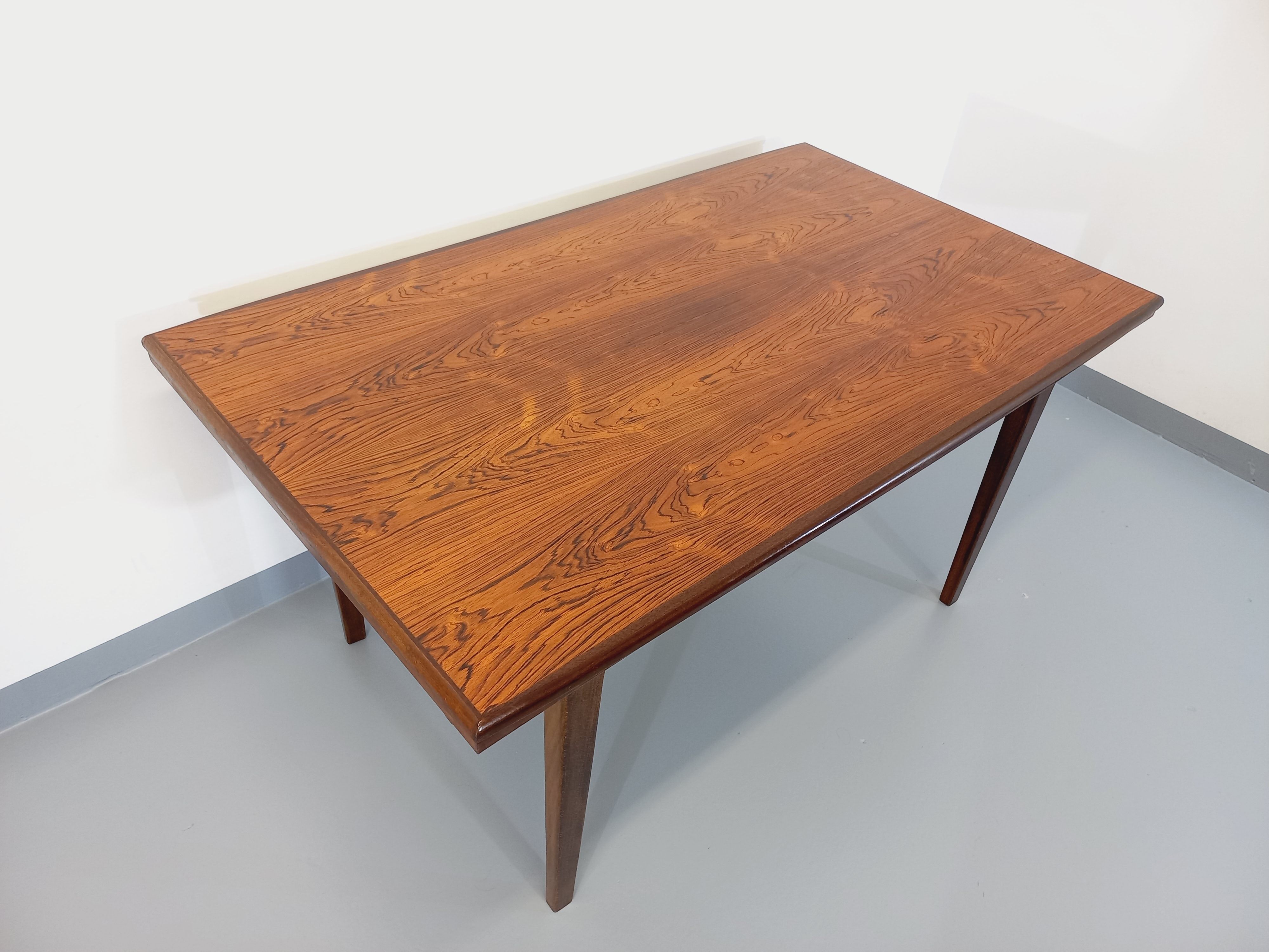 Vintage Scandinavian style dining table from the 50s 60s in rosewood with extensions
