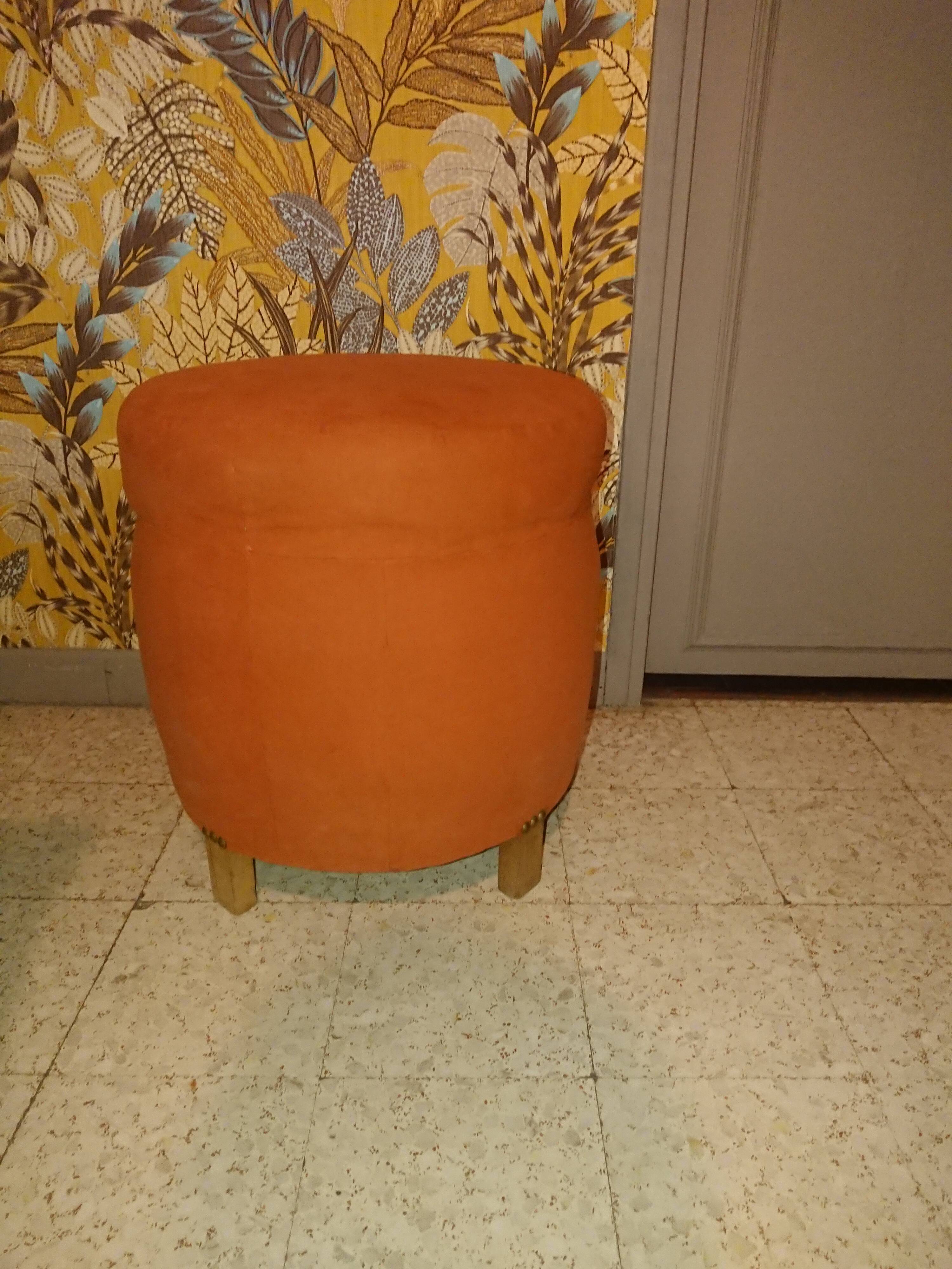 Pouf art deco in suede fabric color orange wooden legs