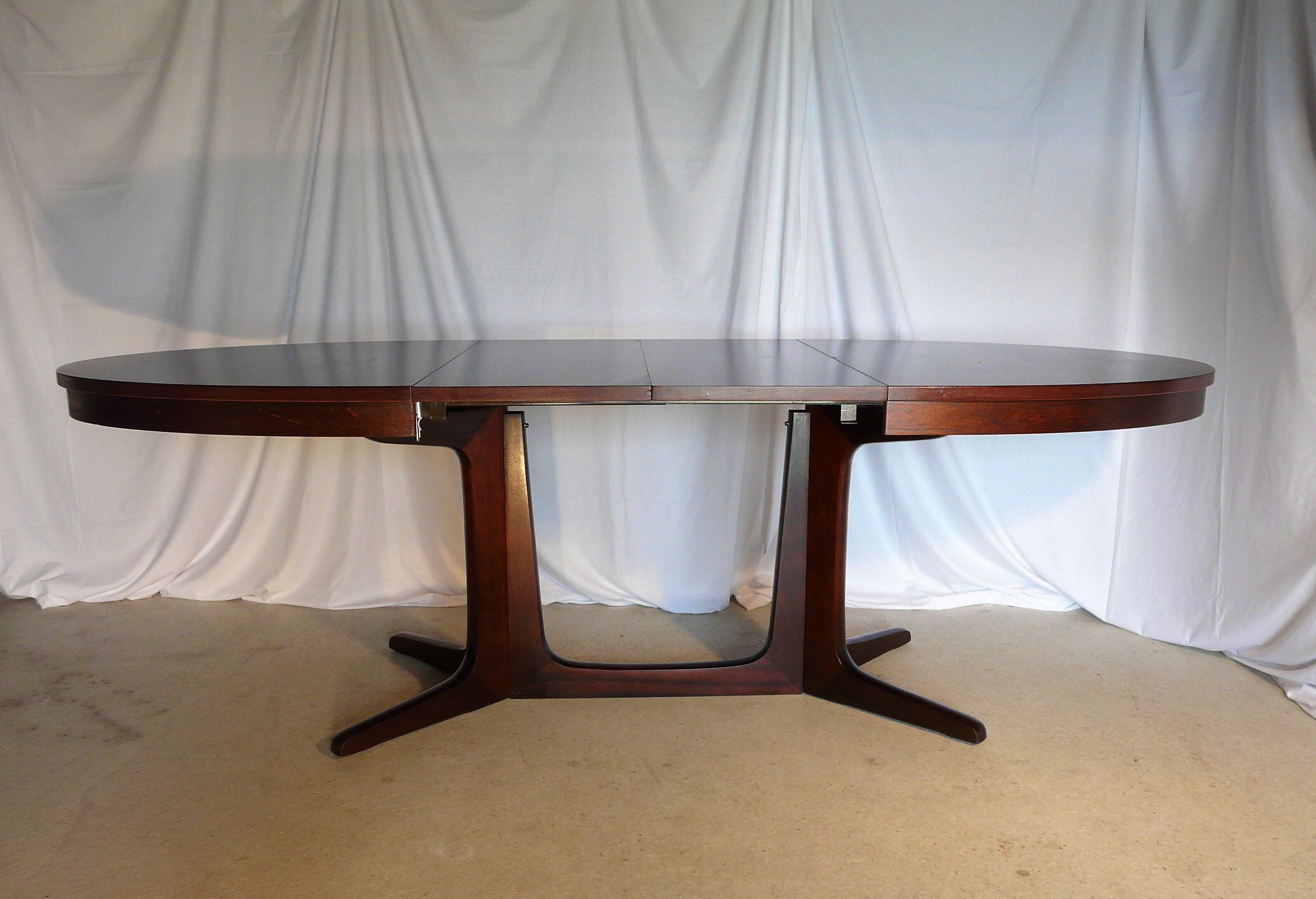 Baumann vintage Scandinavian extendable oval table