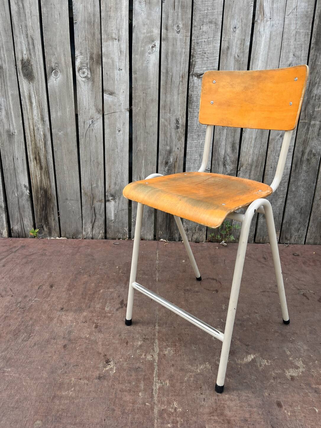 Vintage stackable high stool in beech and metal, 1960s