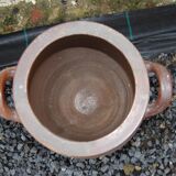 Old pot brownstone, salt