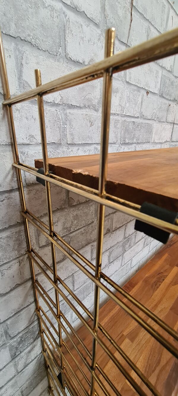 Etagere vintage scandinave 1960 bois exotique massif et metal chromé or 82x83