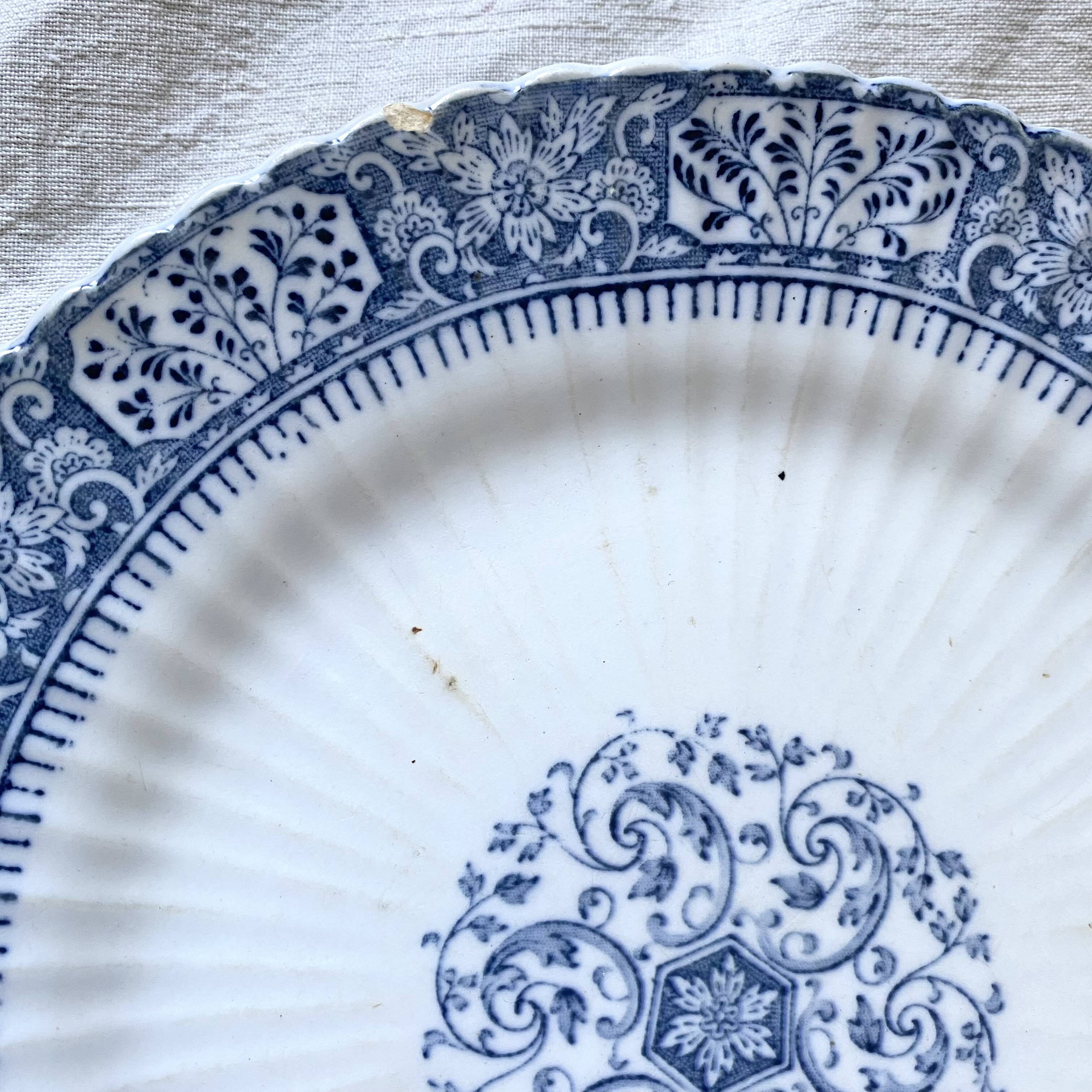 Sarreguemines ironstone dessert plates, "Embroidery" model