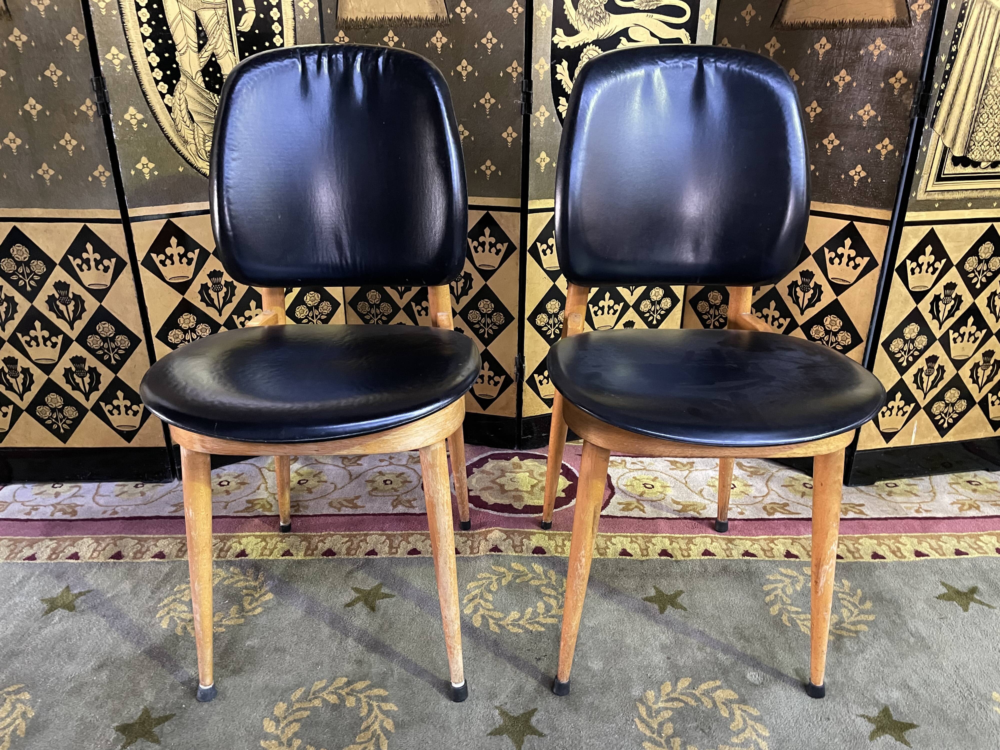 Pair of baumann chairs model pegasus
