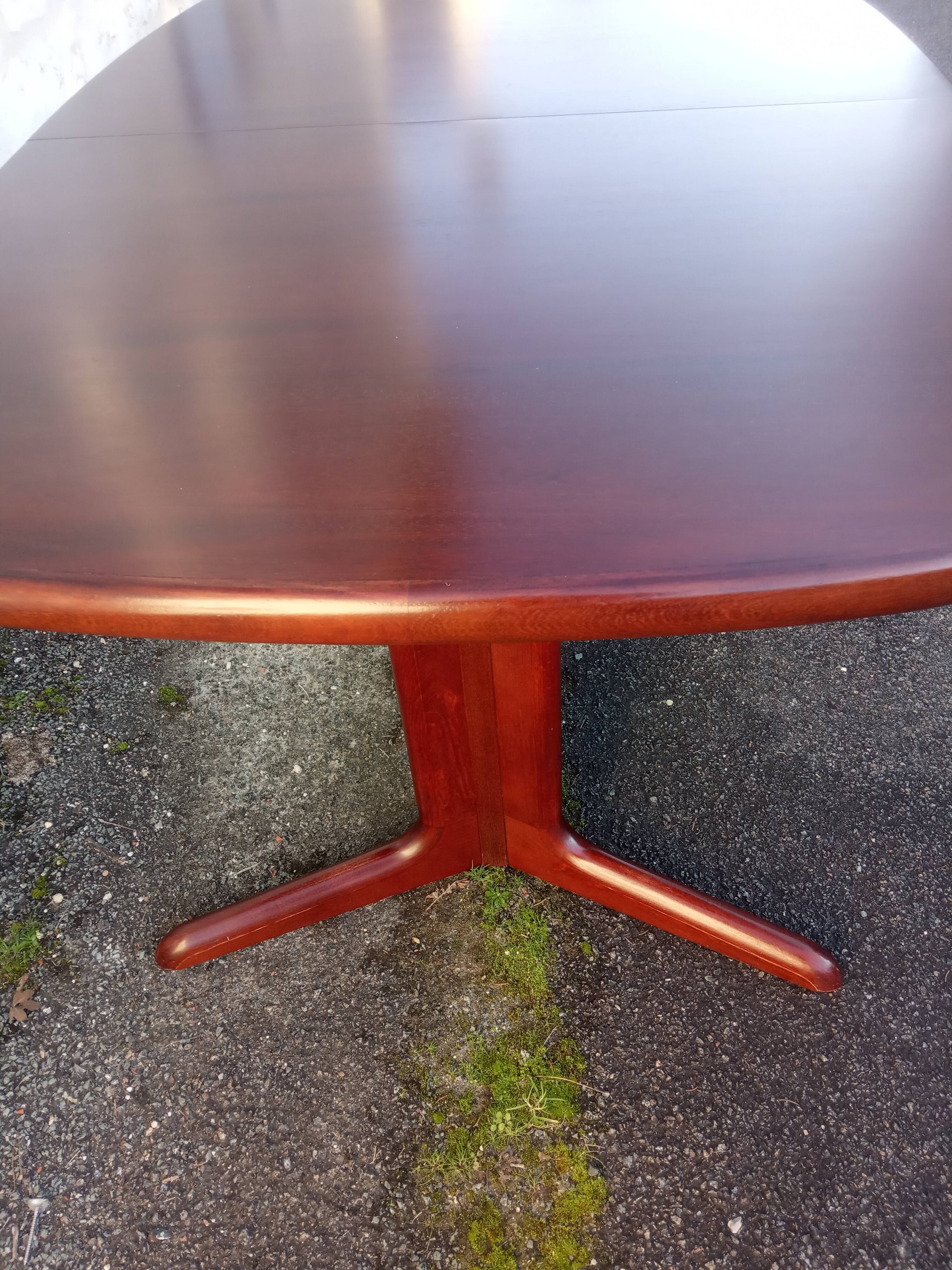 Stretchy vintage table Skovby Denmark 60s
