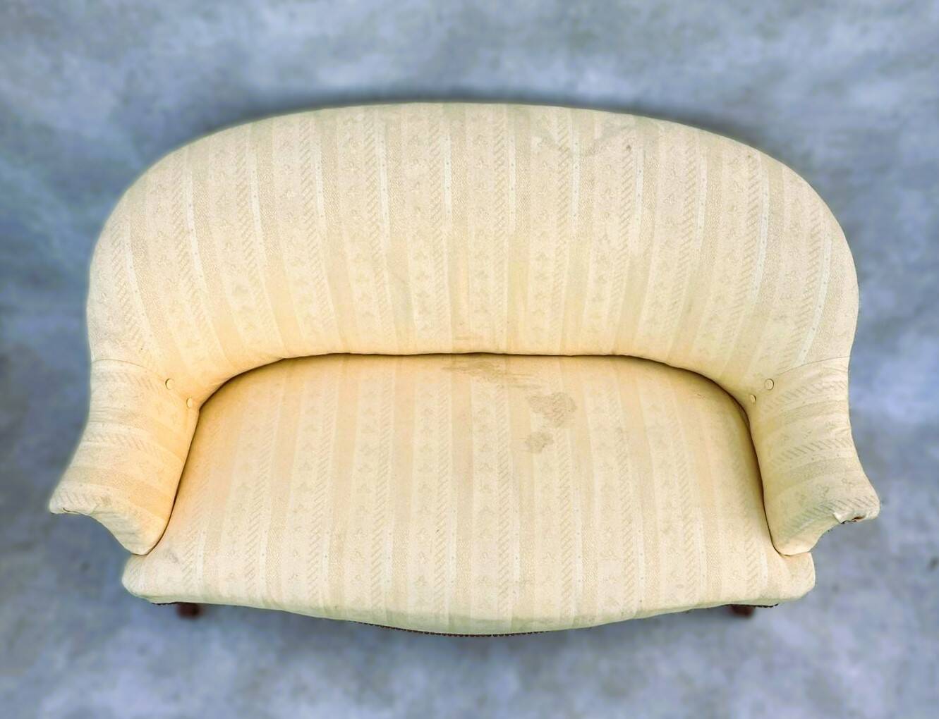 Toad Sofa