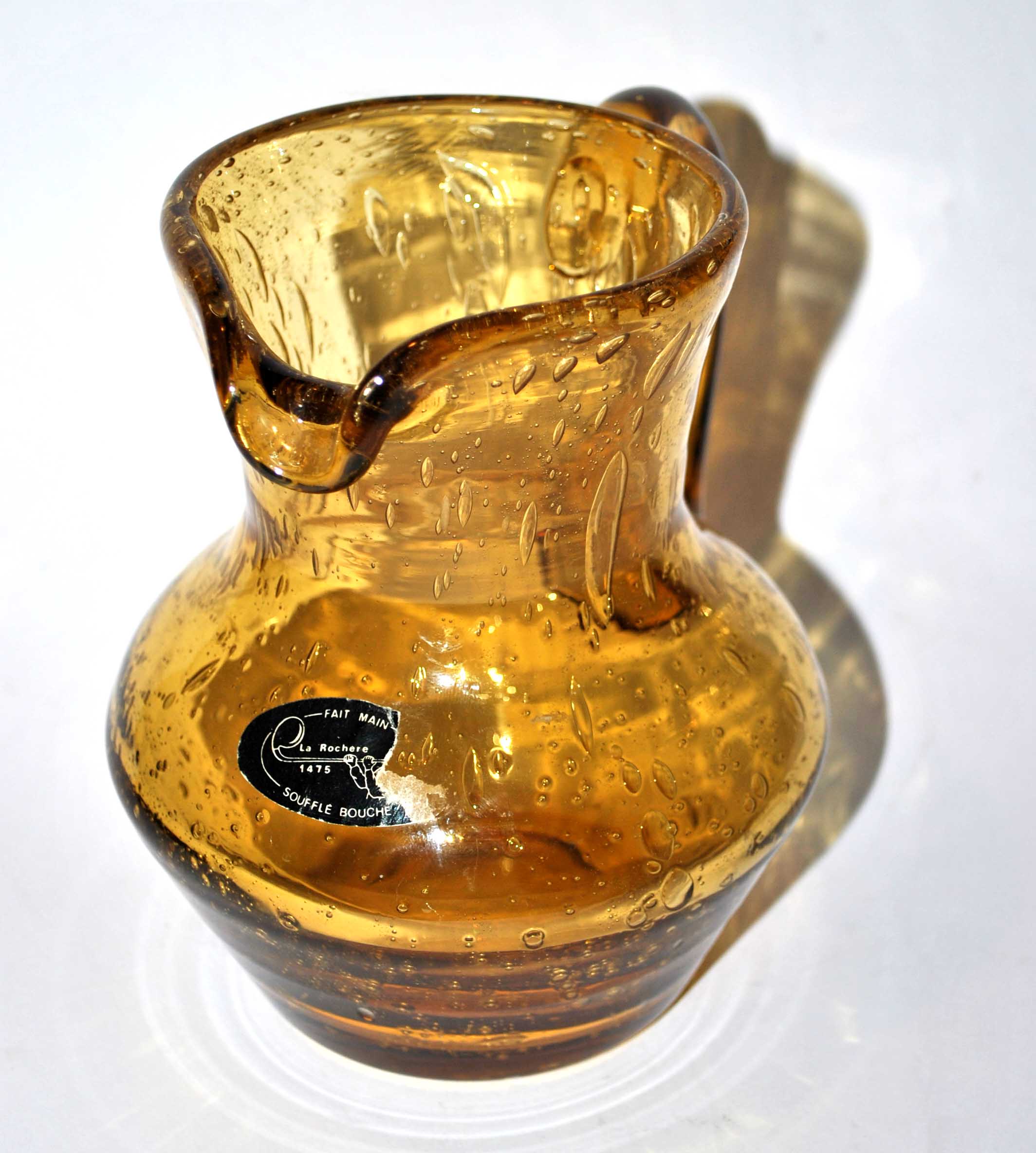 Pichet vintage en verre bullé jaune ambré La Rochère