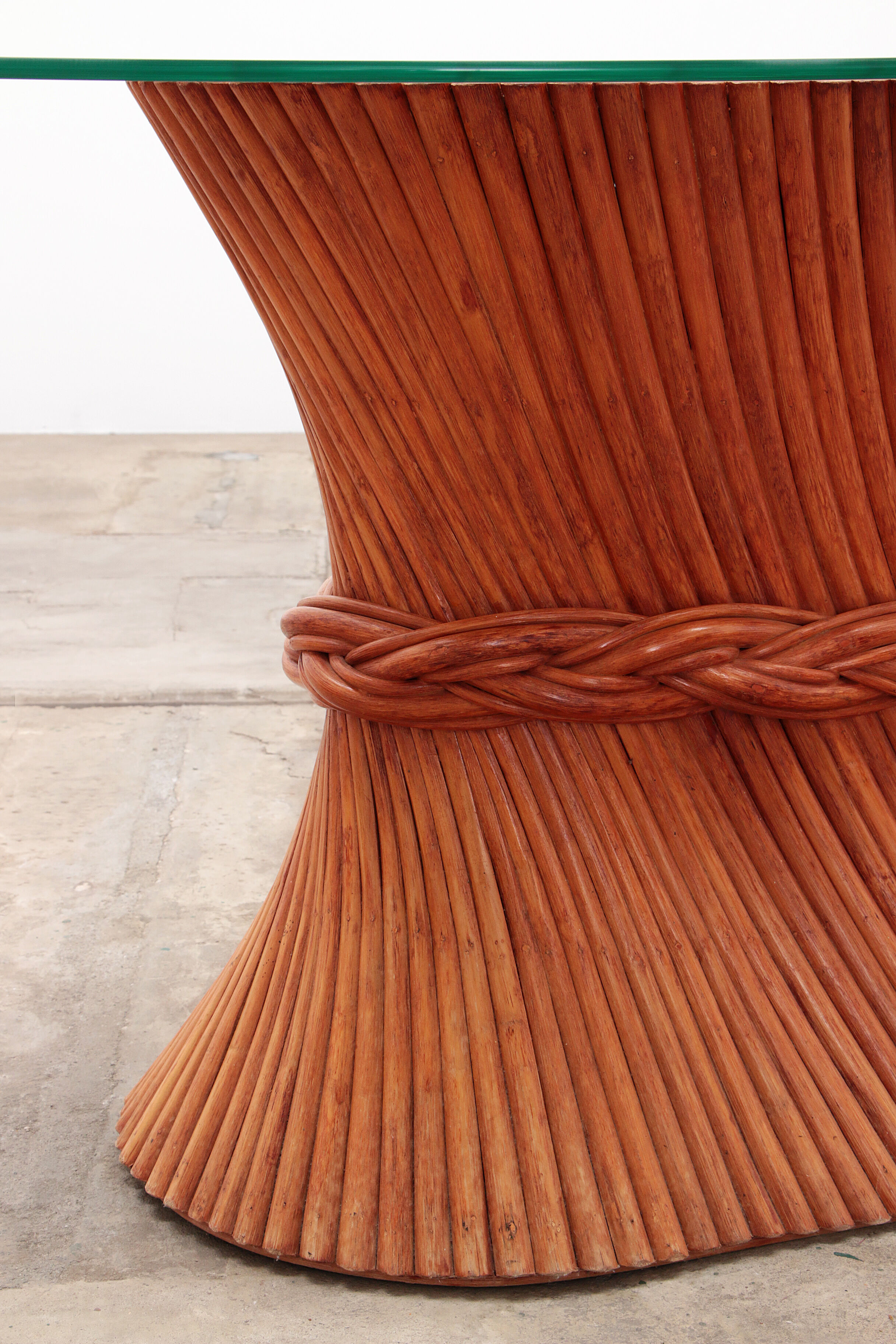 Bohemian bamboo mcguire dining table set with 6 palm leaf chairs, 1960 france.
