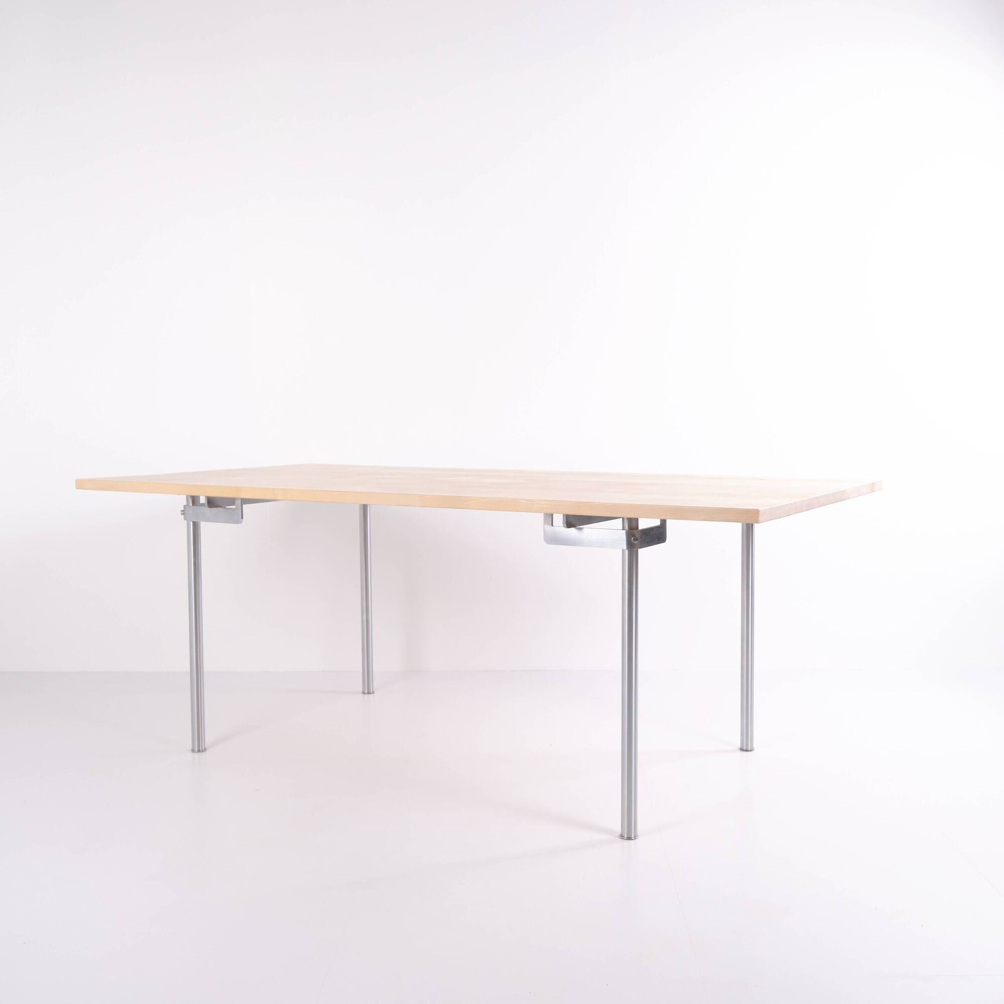 CH318 dining table – Hans J. Wegner – solid beech – extension leaves – Tranekær Møbler