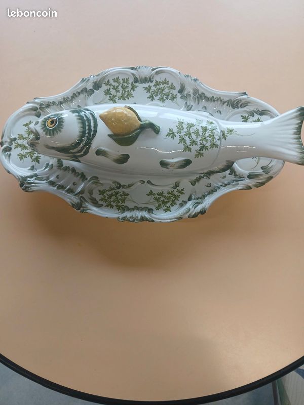 Ceramic fish dish