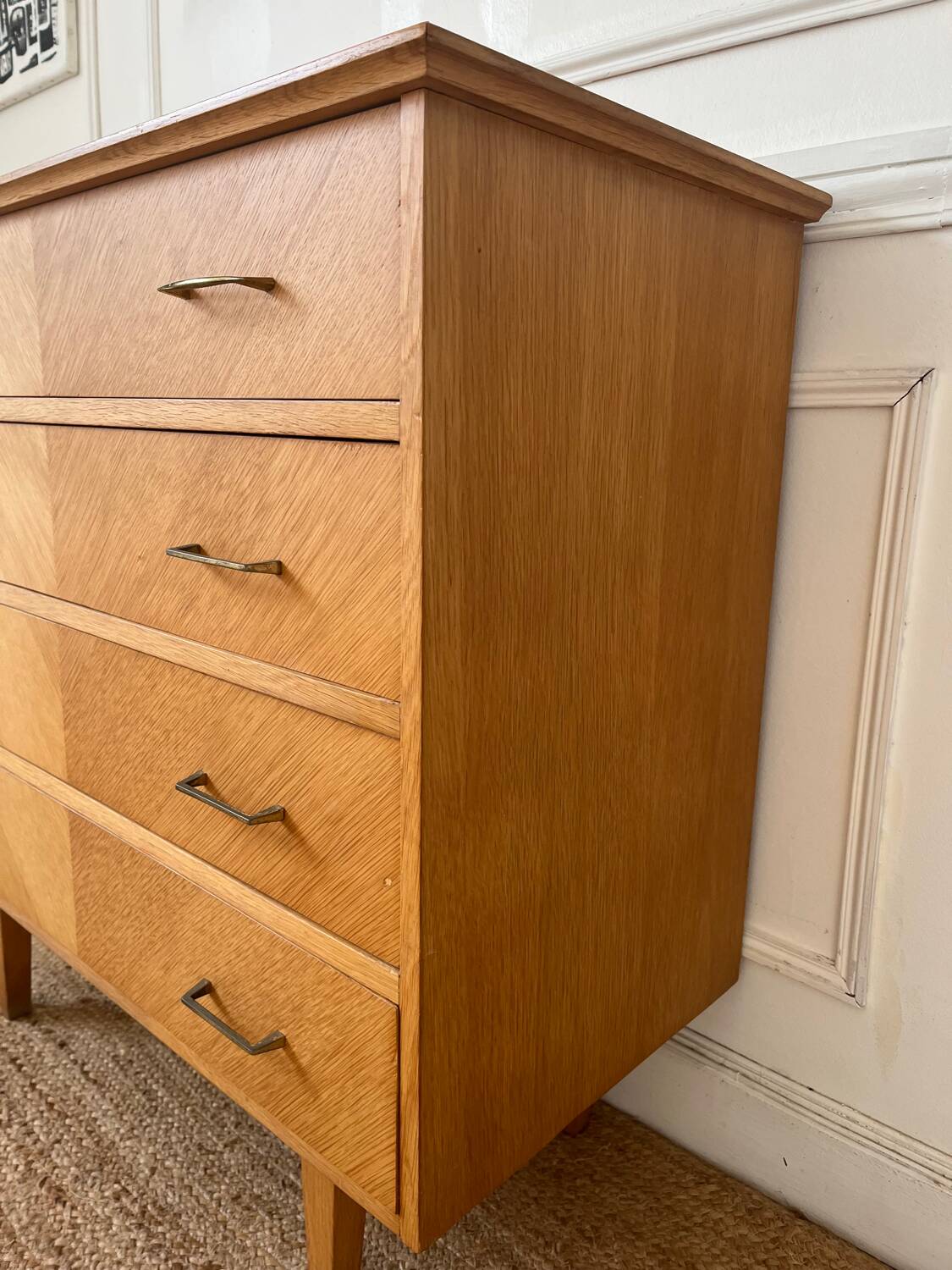 Vintage wooden chest of drawers with 4 drawers