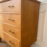 Vintage wooden chest of drawers with 4 drawers