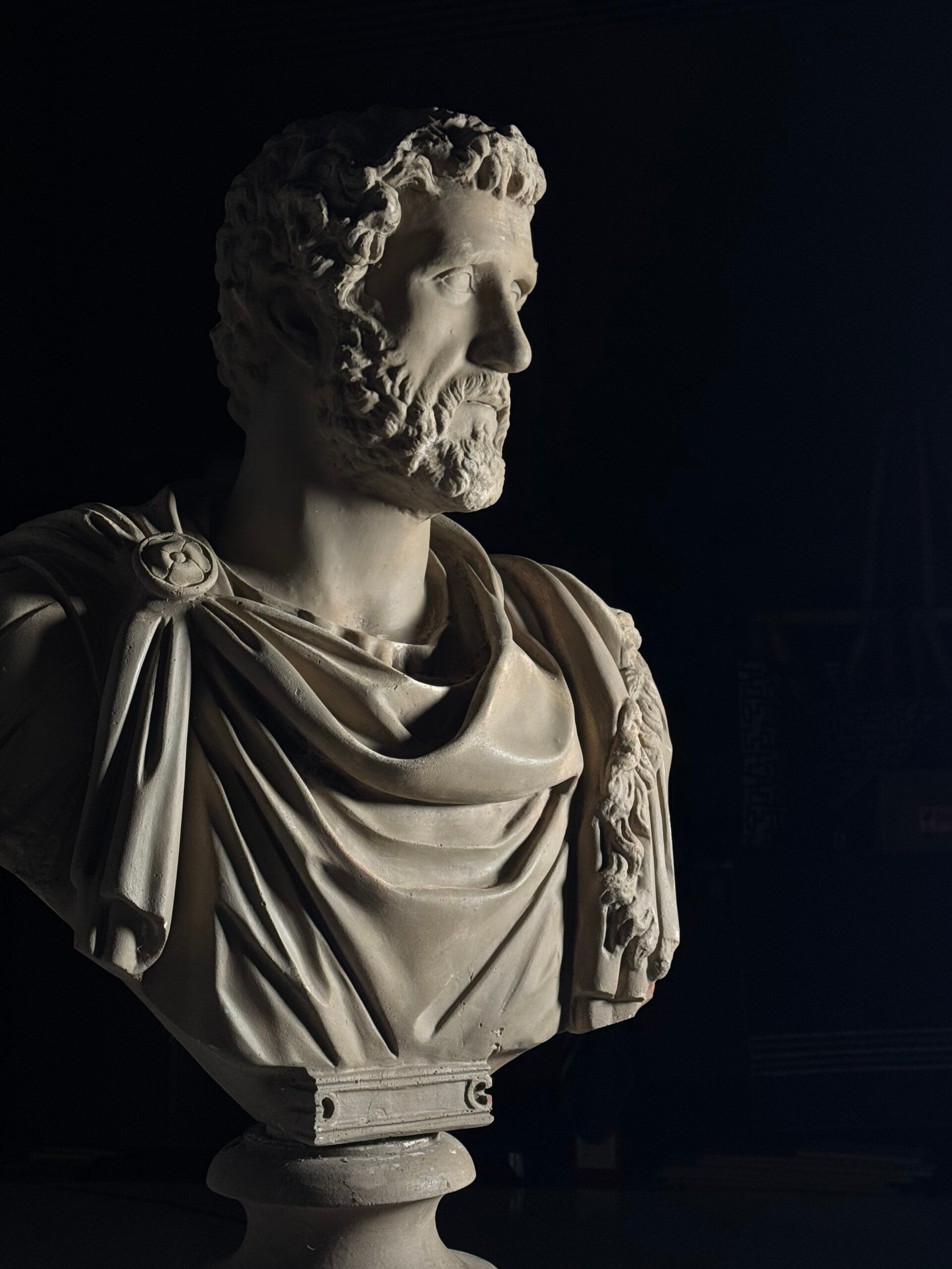 Bust of Antoninus Pius on pedestal