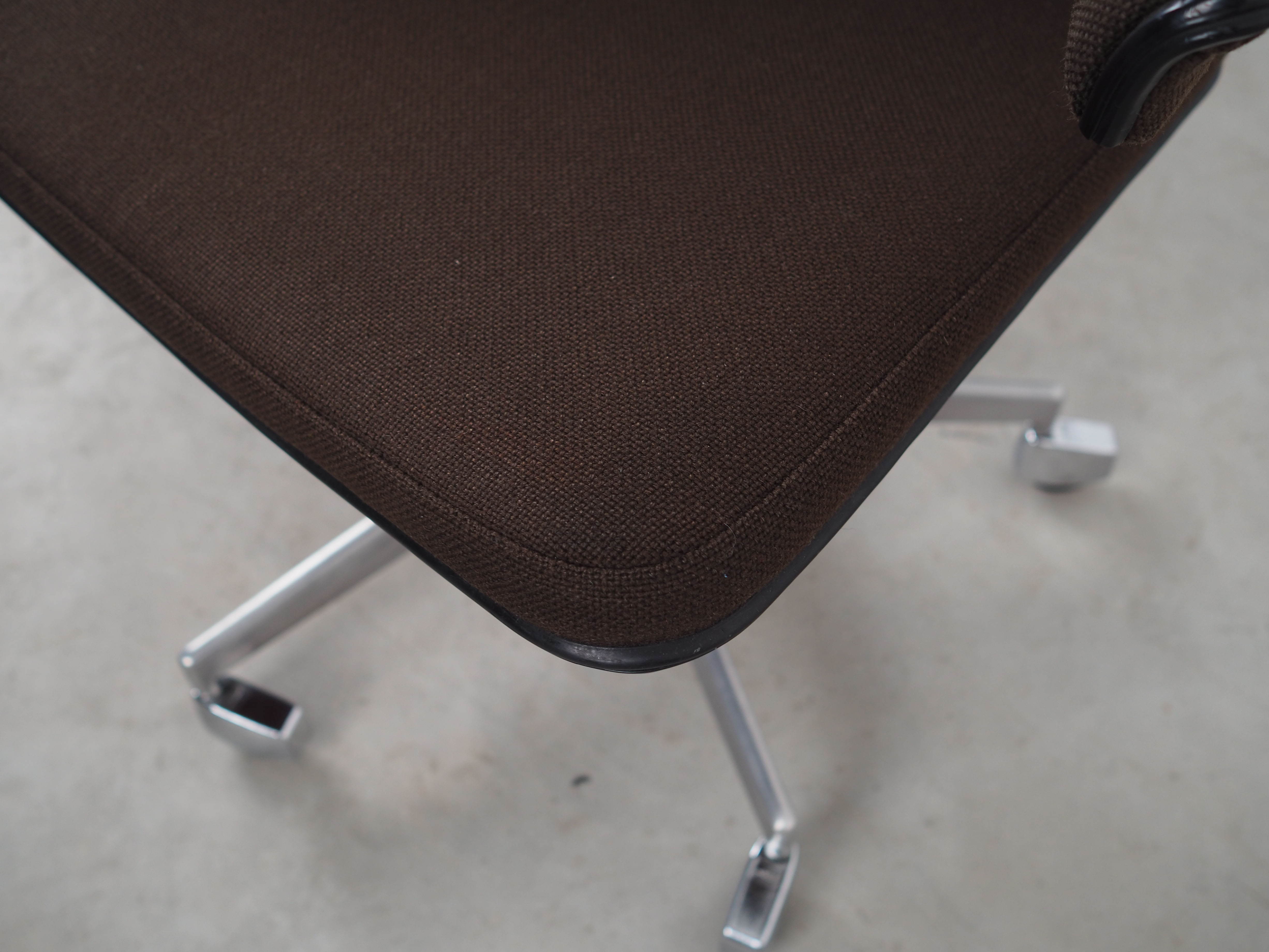 Swivel armchair, Danish design, 1970s, manufacture: Labofa Møbler