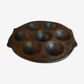 Old stone egg cooking dish / ideal in decoration for floating candles - underside